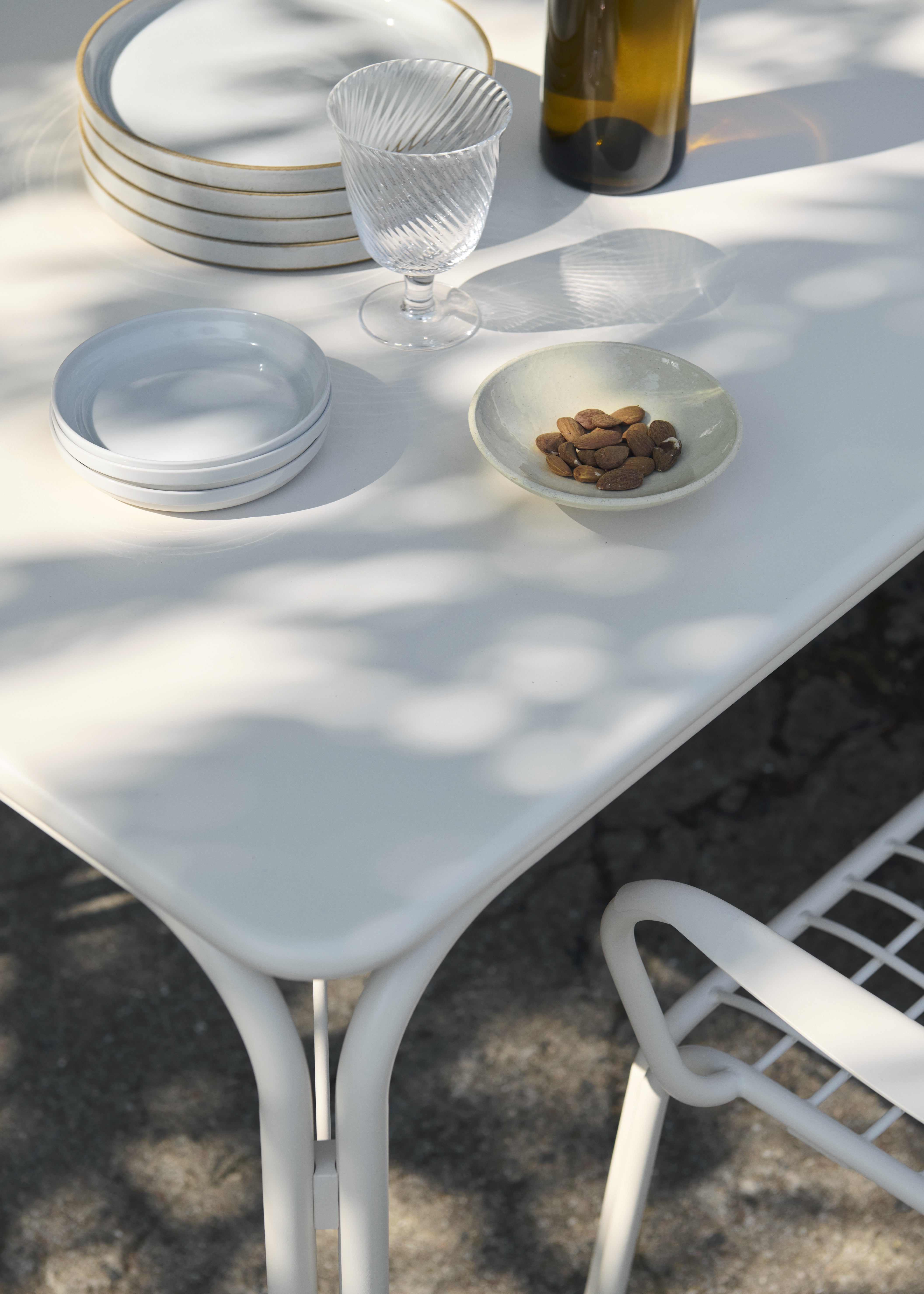 Buiten tafel THORVALD donkergroen