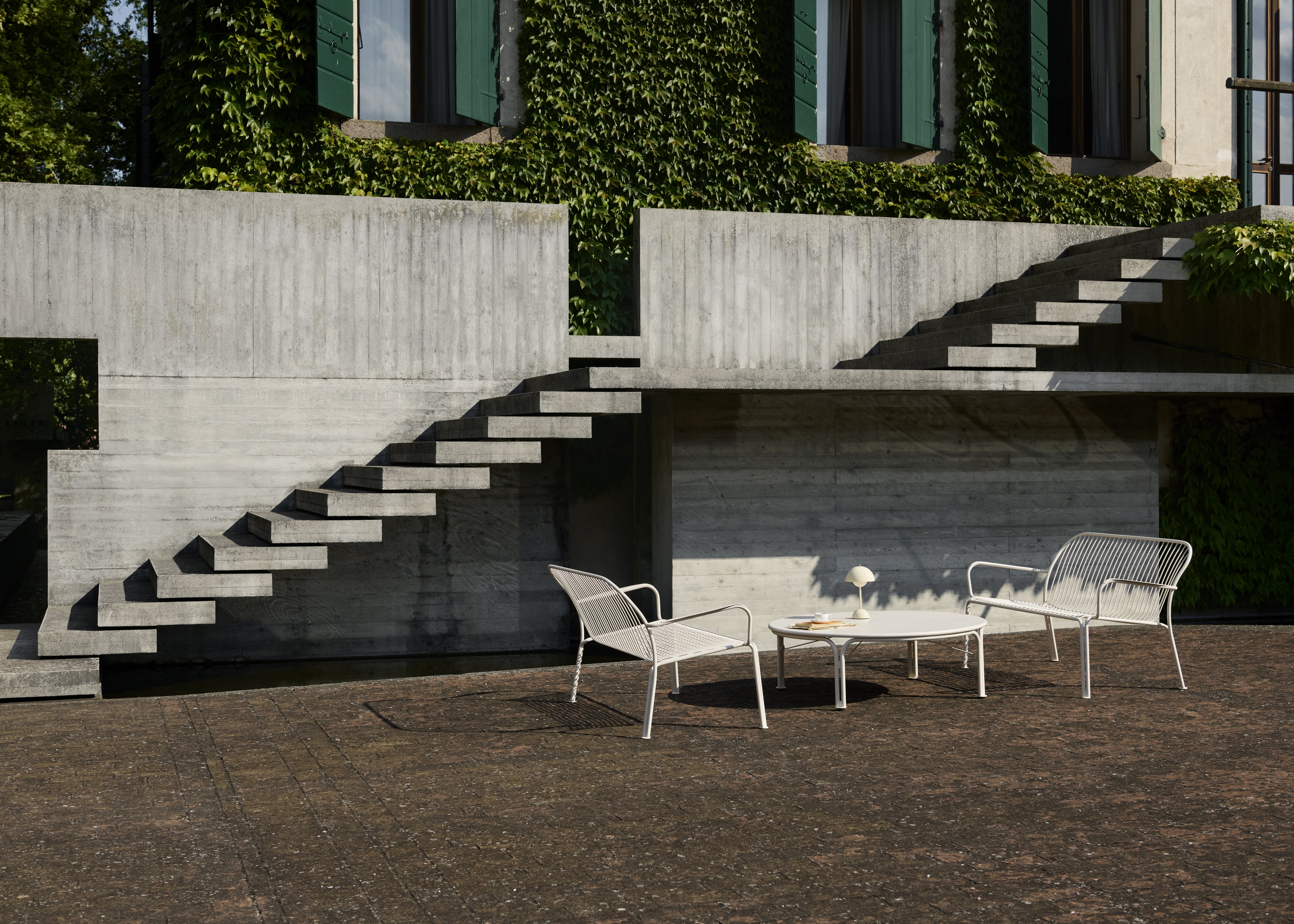 Buiten koffie tafel THORVALD zwart