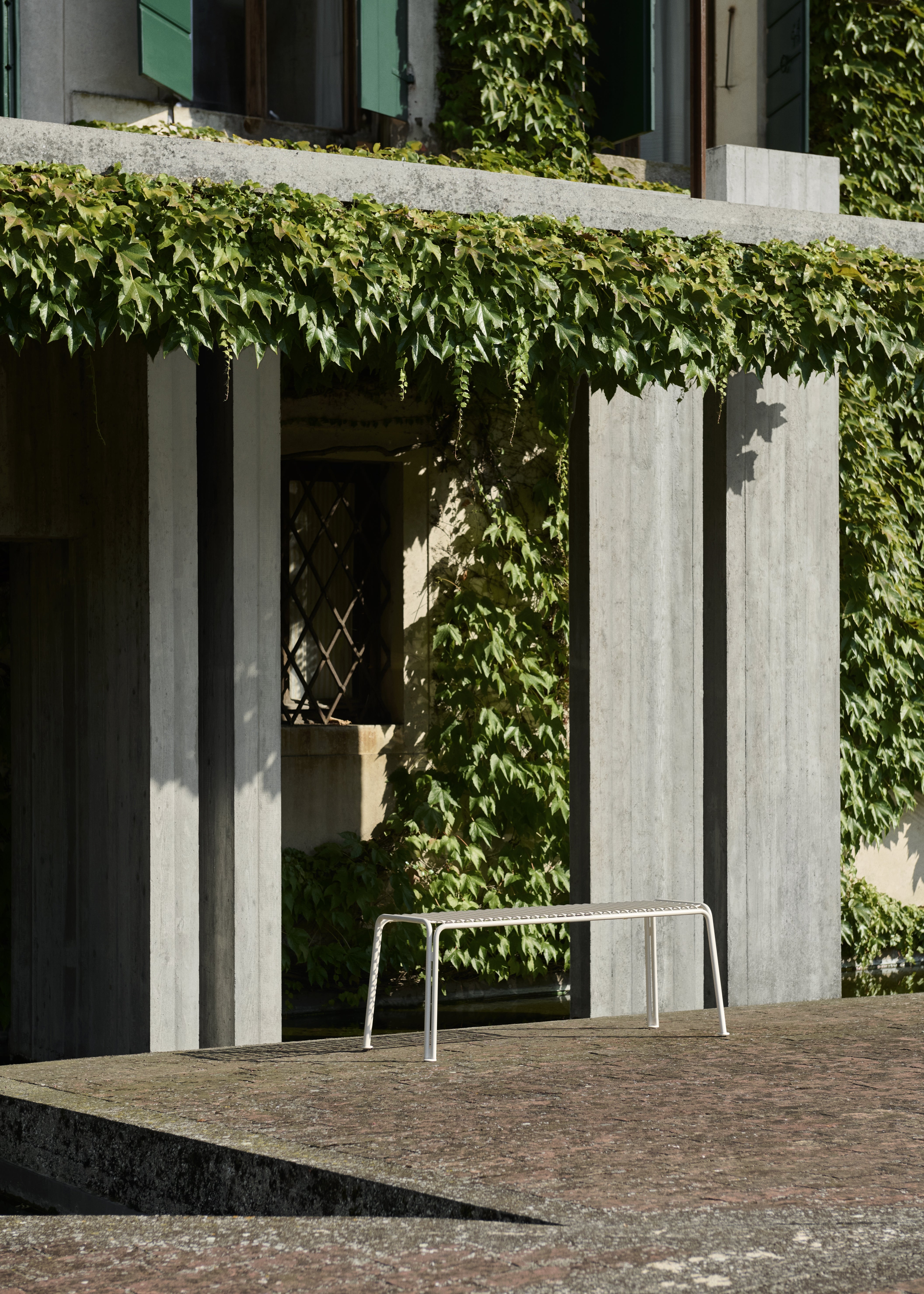 Buitenbank zonder rugleuning THORVALD SC112 zwart