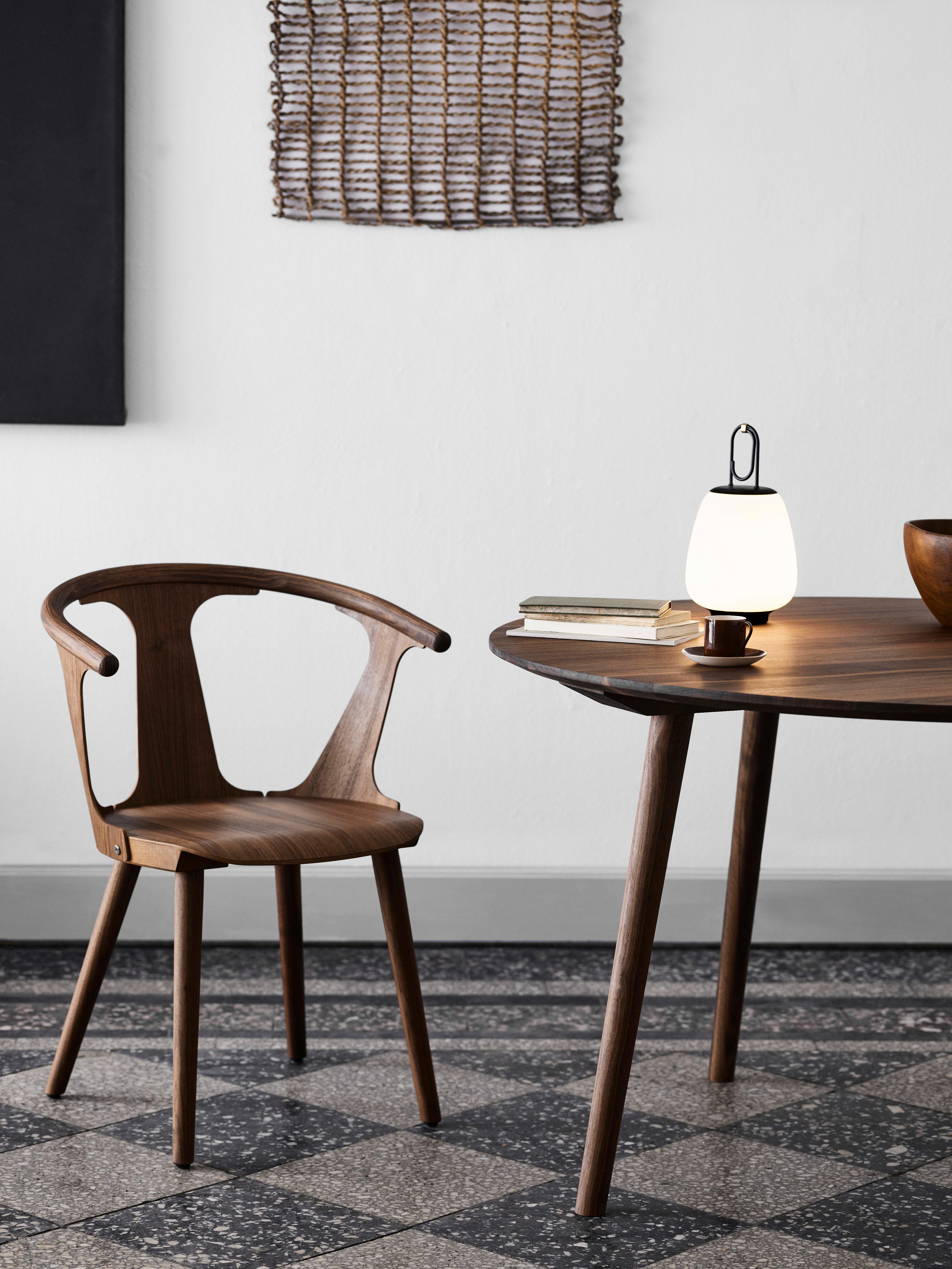 Ronde tafel IN BETWEEN geolied eiken