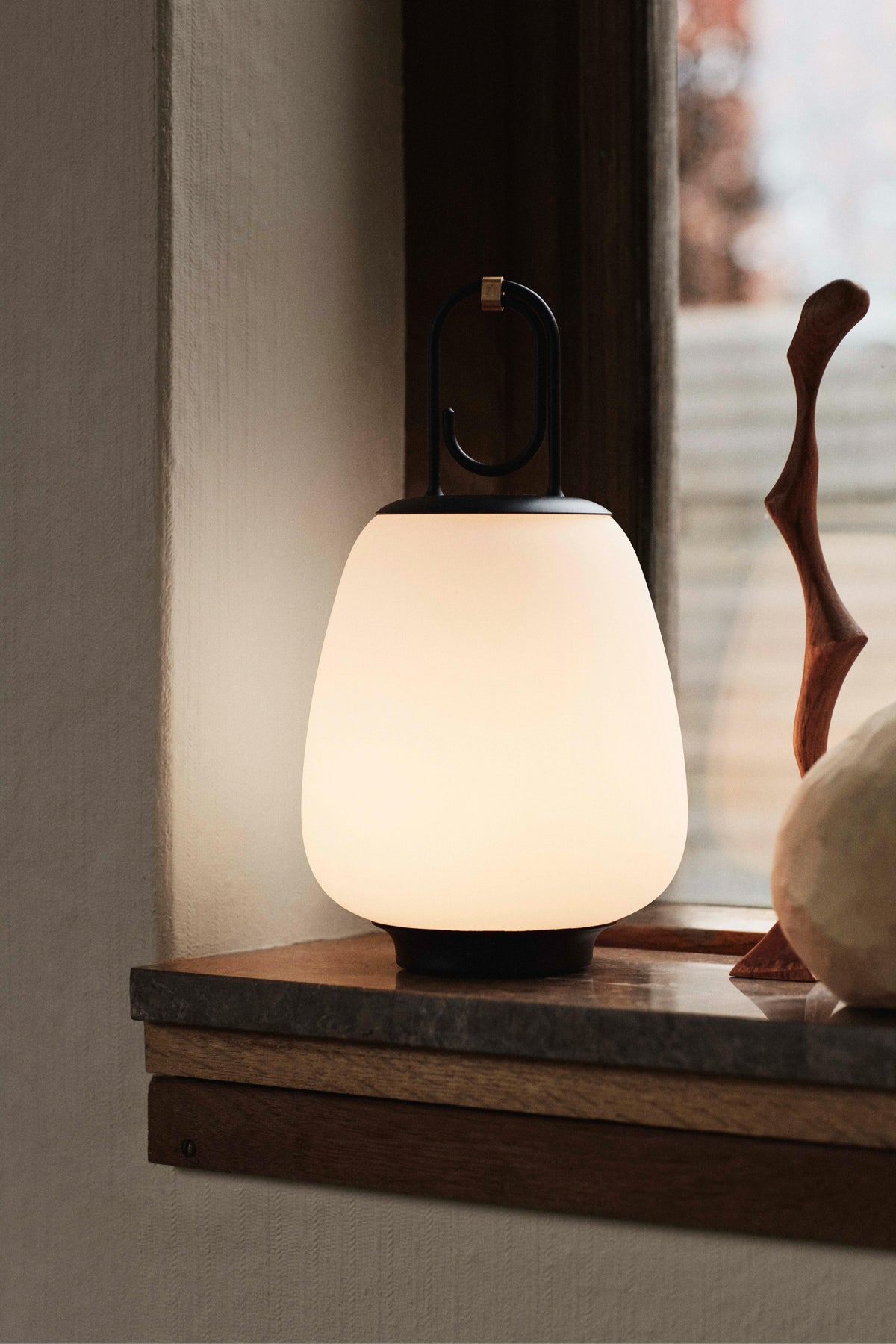 Draagbare buitenlamp LUCCA SC51 wit met zwarte afwerking