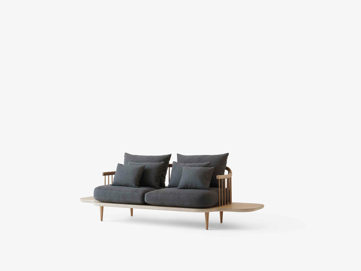 Sofa 3-zits FLY SC3 gestoffeerd met een eiken basis