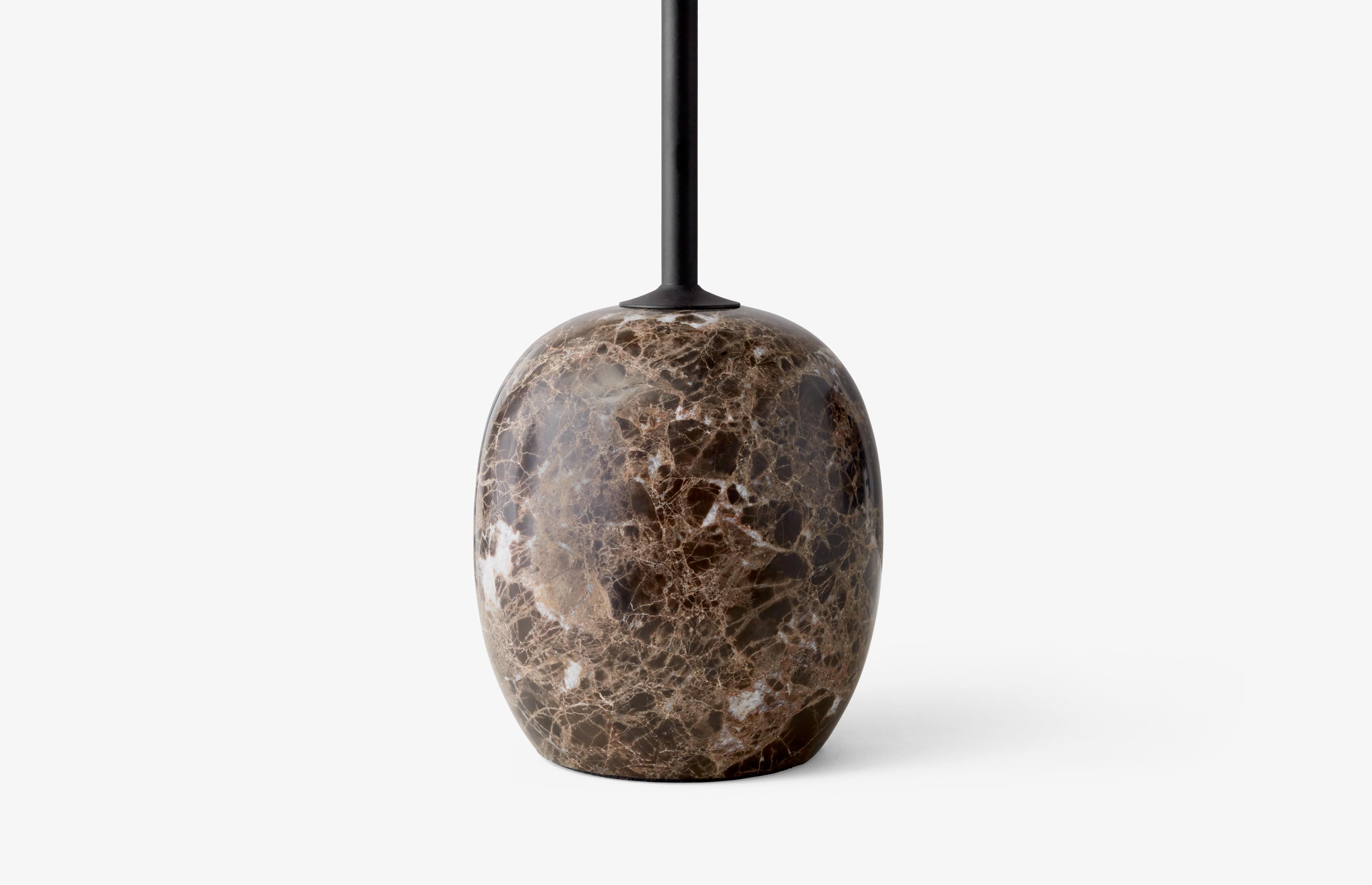 Zijtafel LATO met zwart blad en bruine marmeren basis