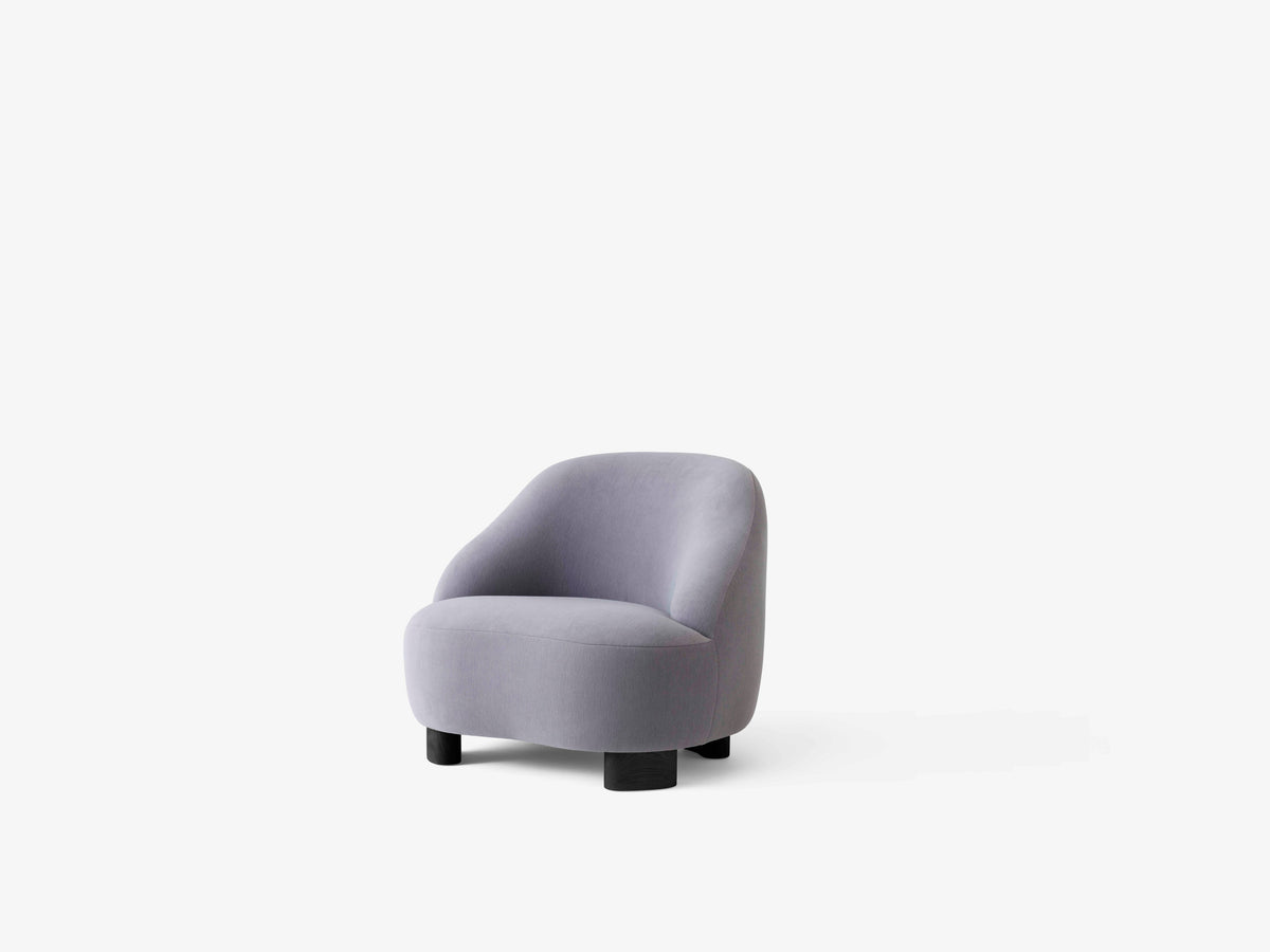 Fauteuil MARGAS LC1 gestoffeerd met een zwarte eiken basis