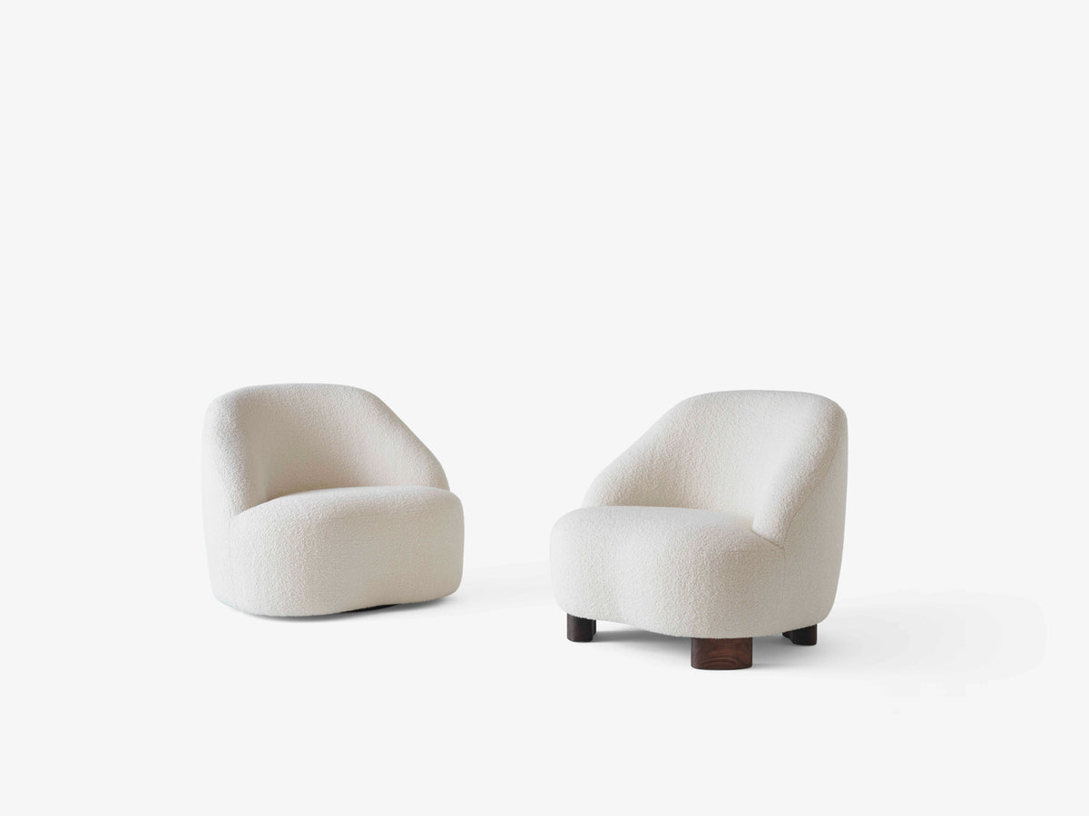 Fauteuil MARGAS LC1 gestoffeerd met een zwarte eiken basis