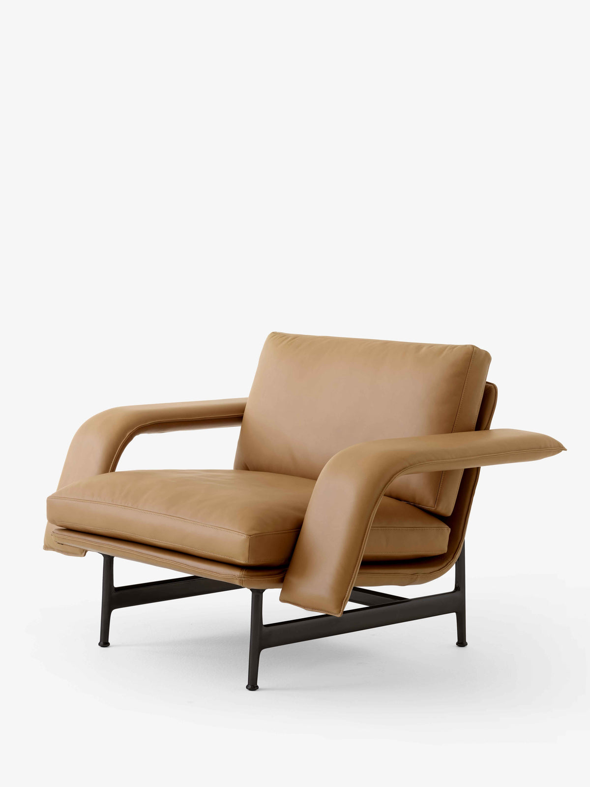 Fauteuil MEANTIME AV29 gestoffeerd met een zwarte basis