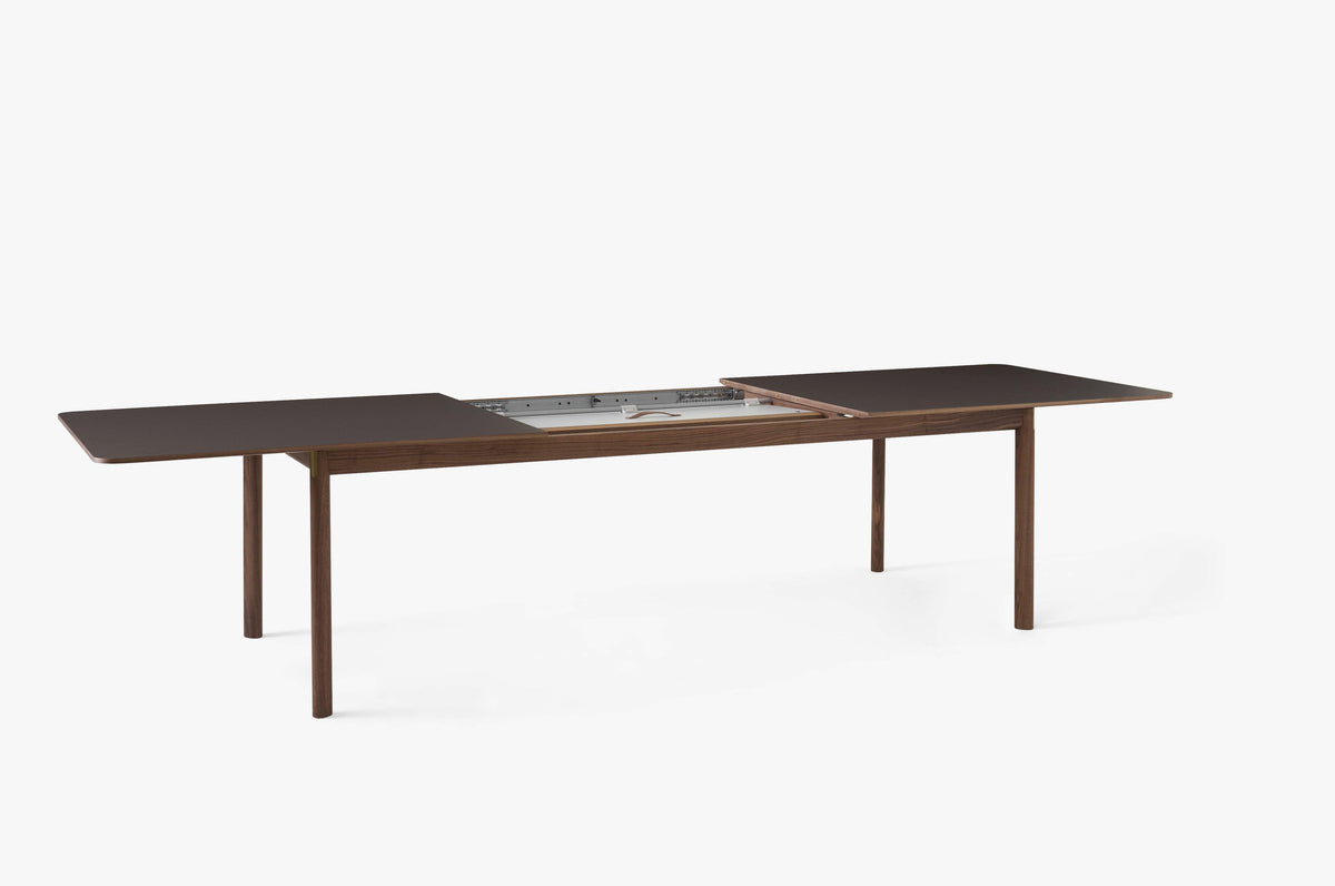 Uitschuifbare tafel PATCH met een bruin laminaatblad en een notenhouten basis