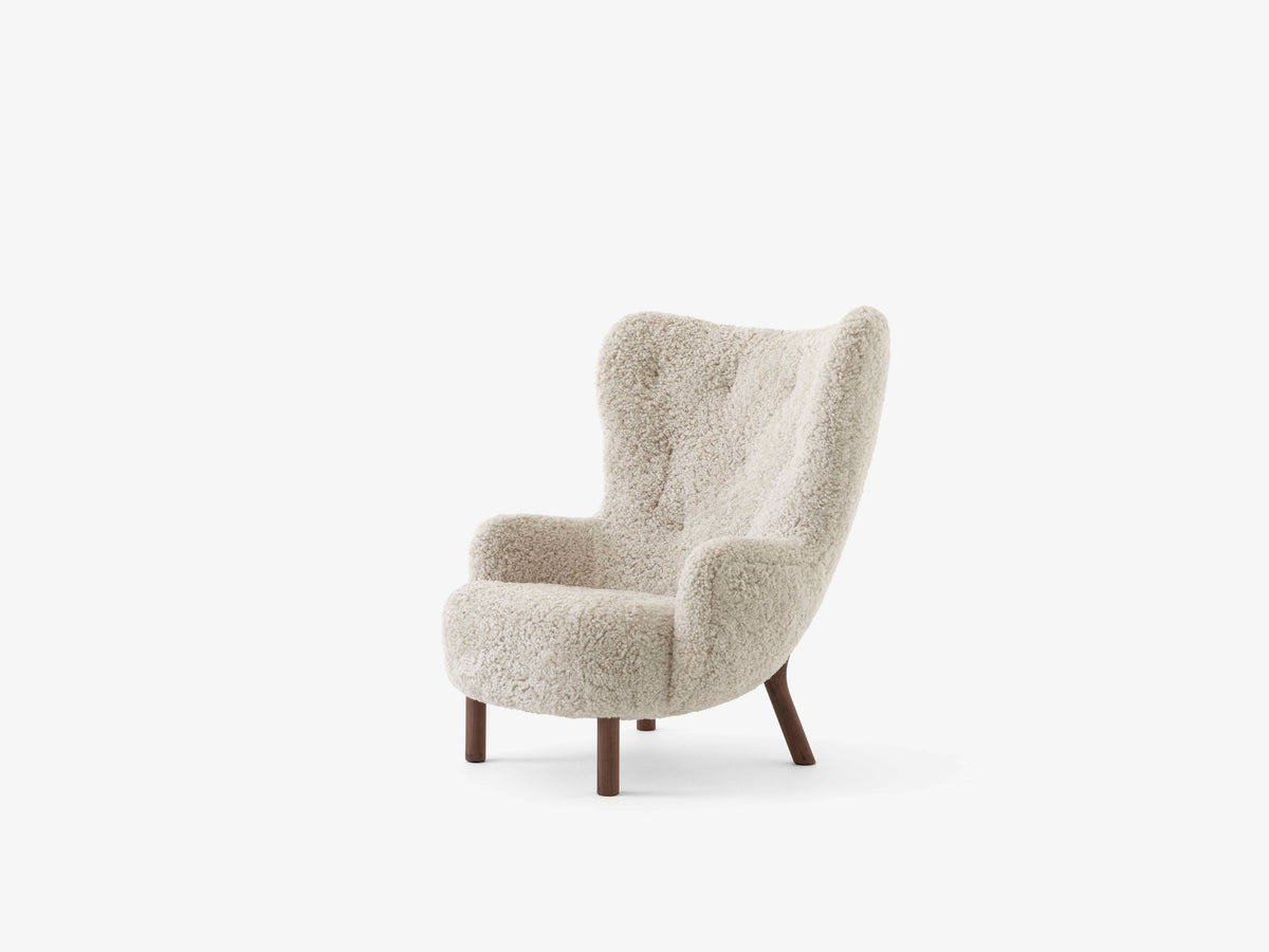 Fauteuil PETRA VB3 gestoffeerd met notenhouten basis