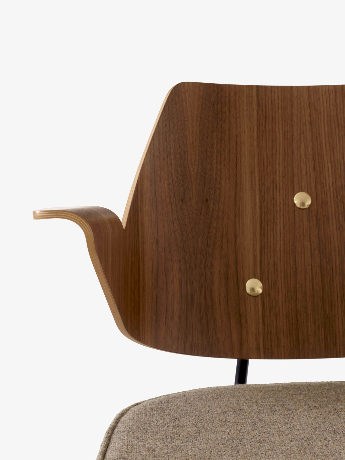 RFH RD7 stoel gestoffeerd met hout en een zwarte basis