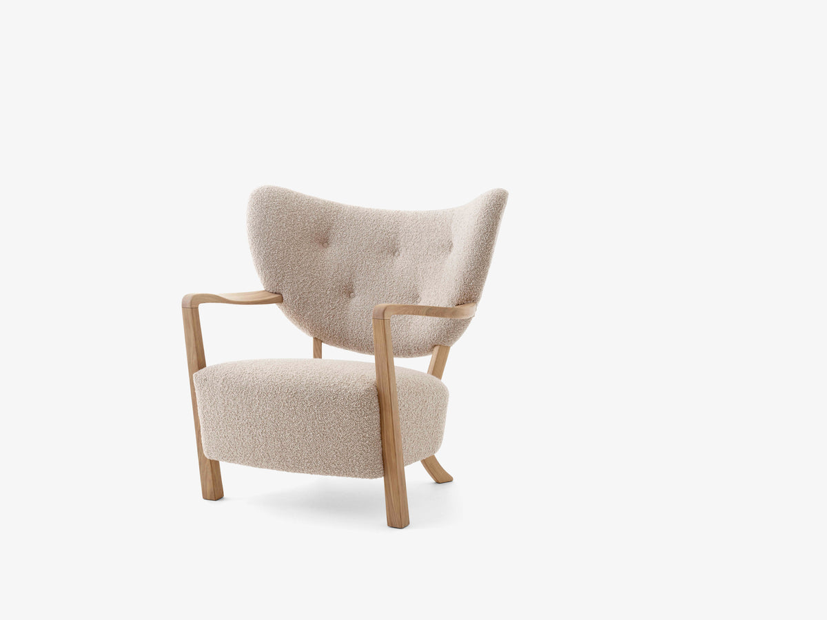 WULFF ATD2 fauteuil gestoffeerd met een eiken basis