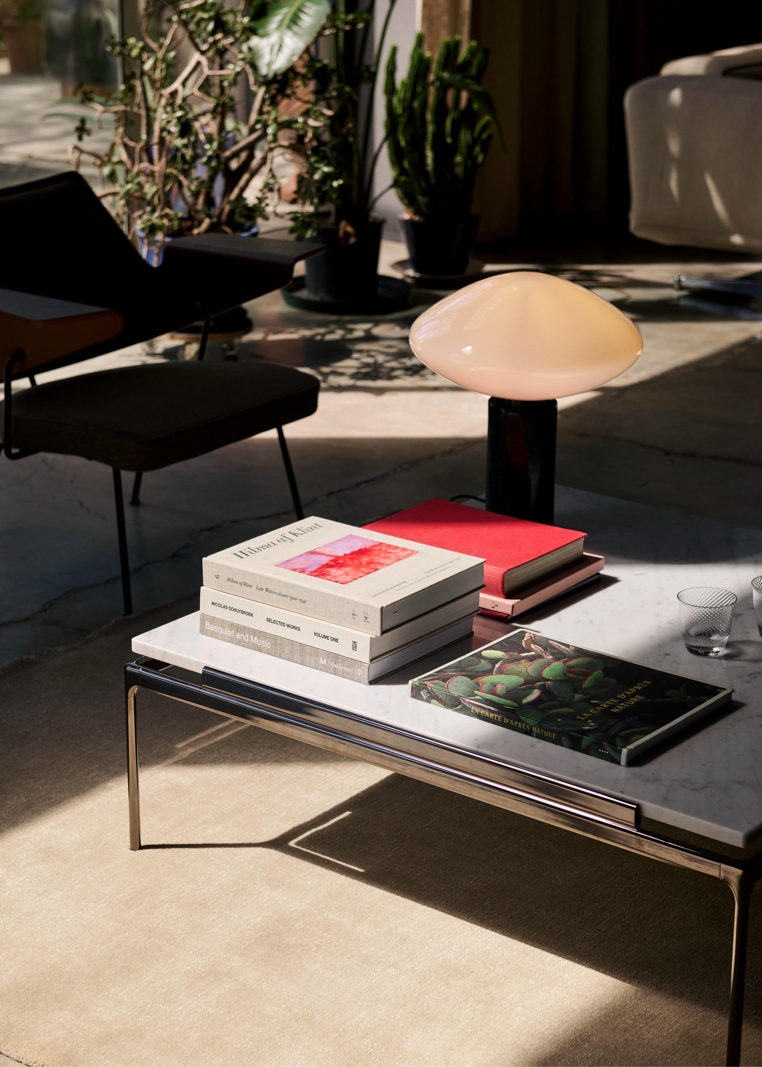 Vierkante salontafel SETT LN13 met rookglas blad en verchroomde basis