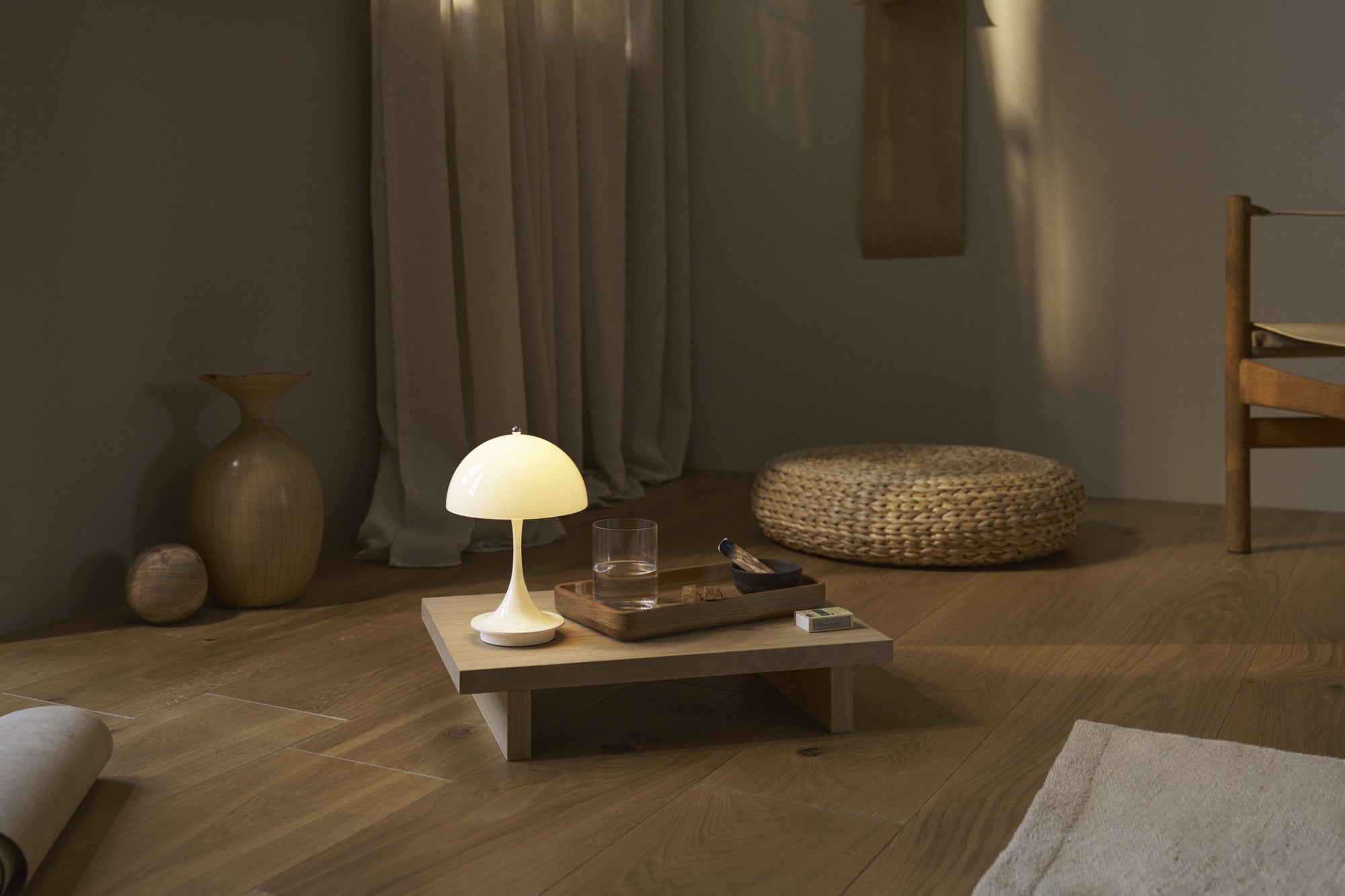 Draagbare lamp PANTHELLA 250 beige opaal