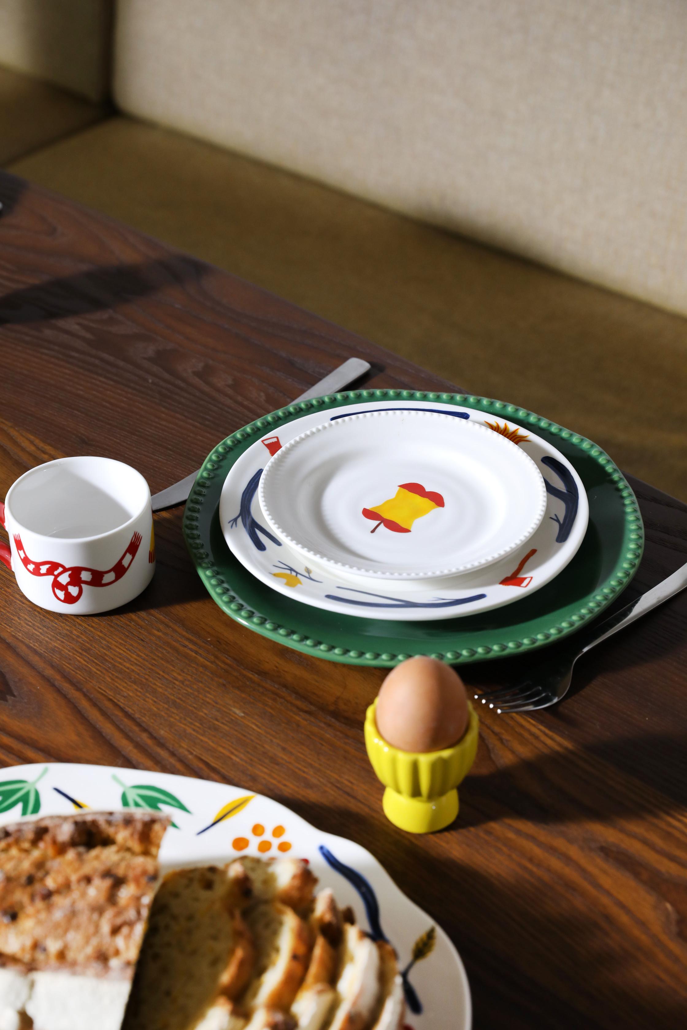 HAINES white dessert plate set with red and orange