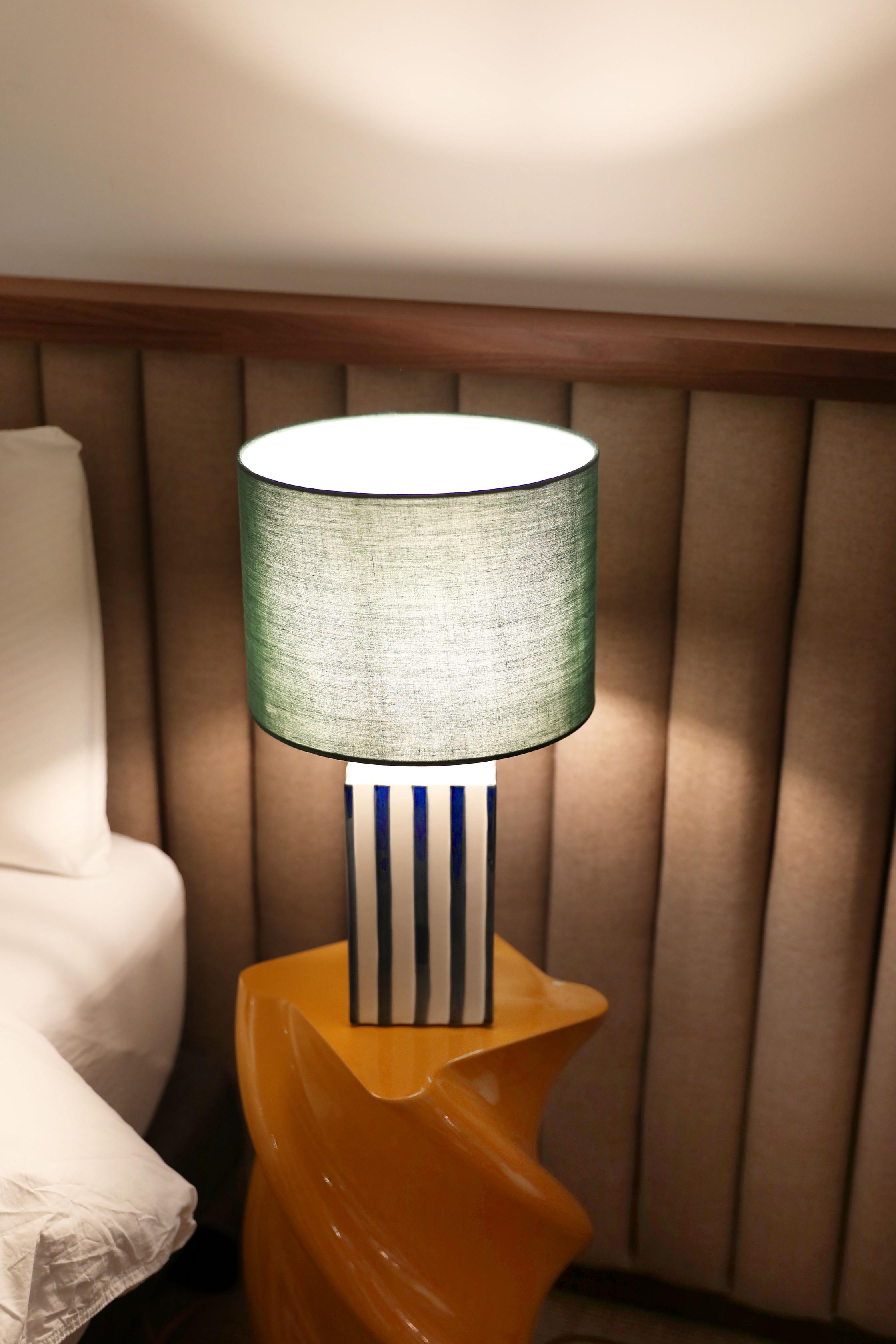 STREAK blue and white table lamp with green shade