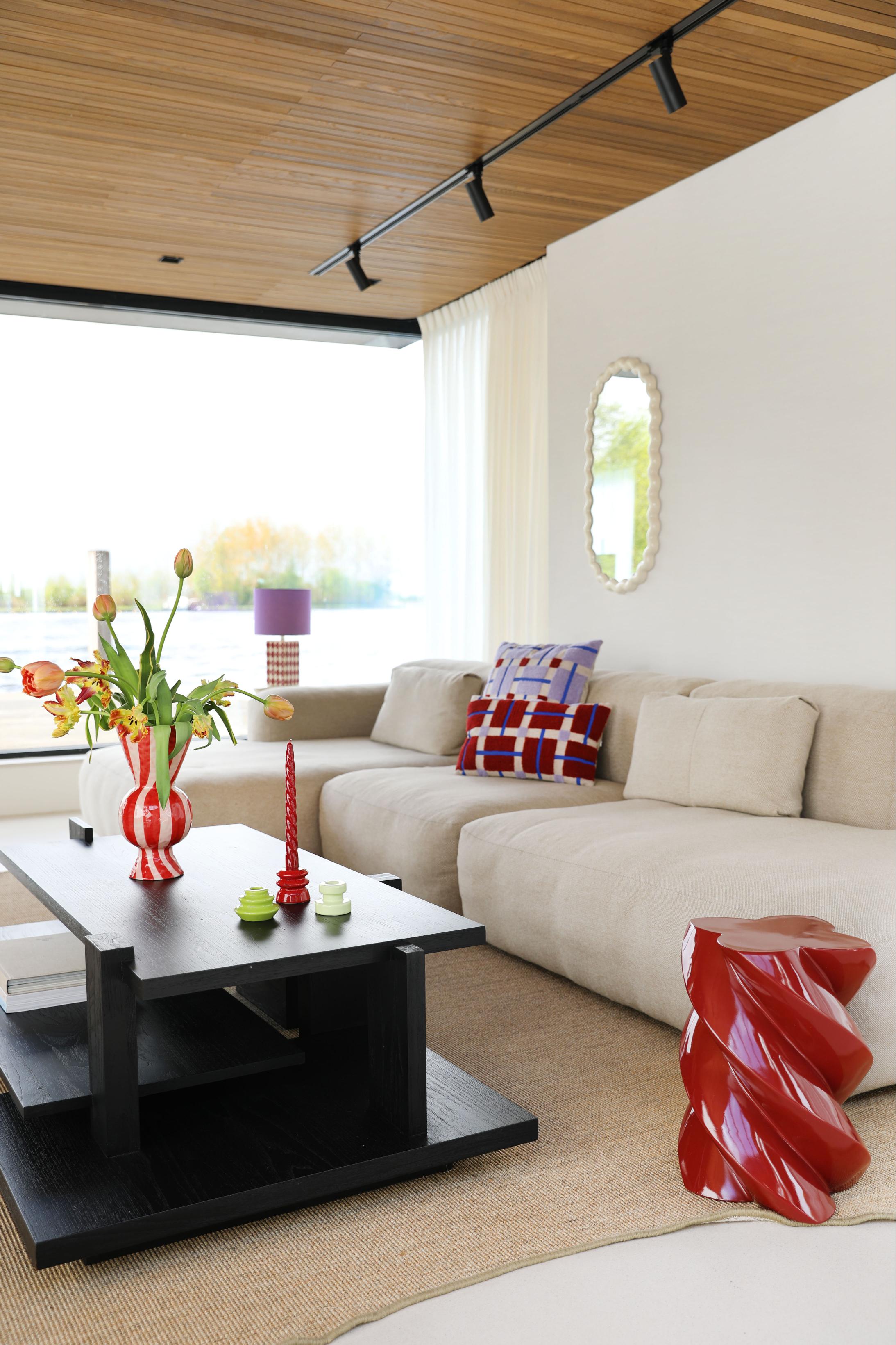 MARSHMALLOW side table in burgundy