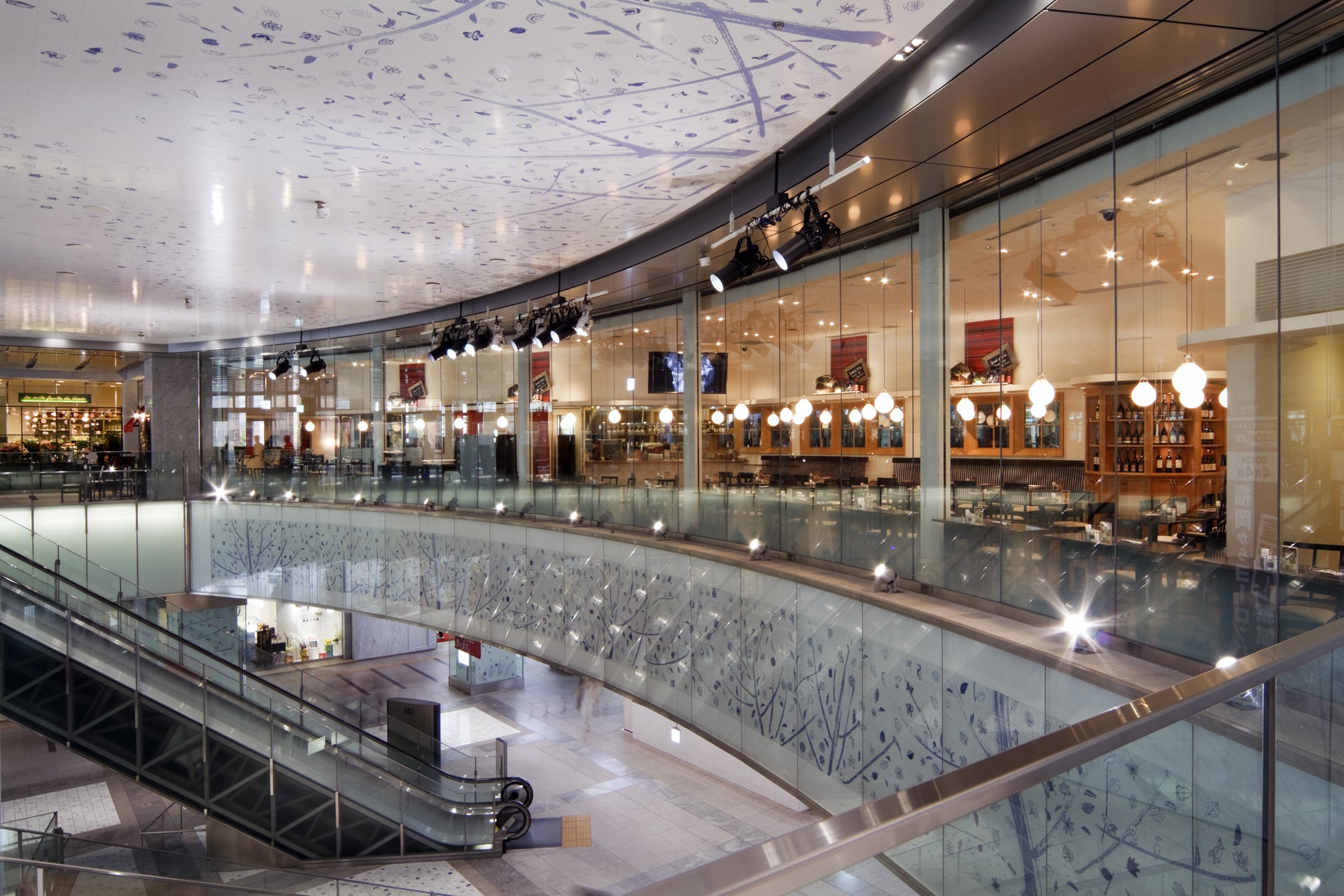 MOSER white pendant lamp