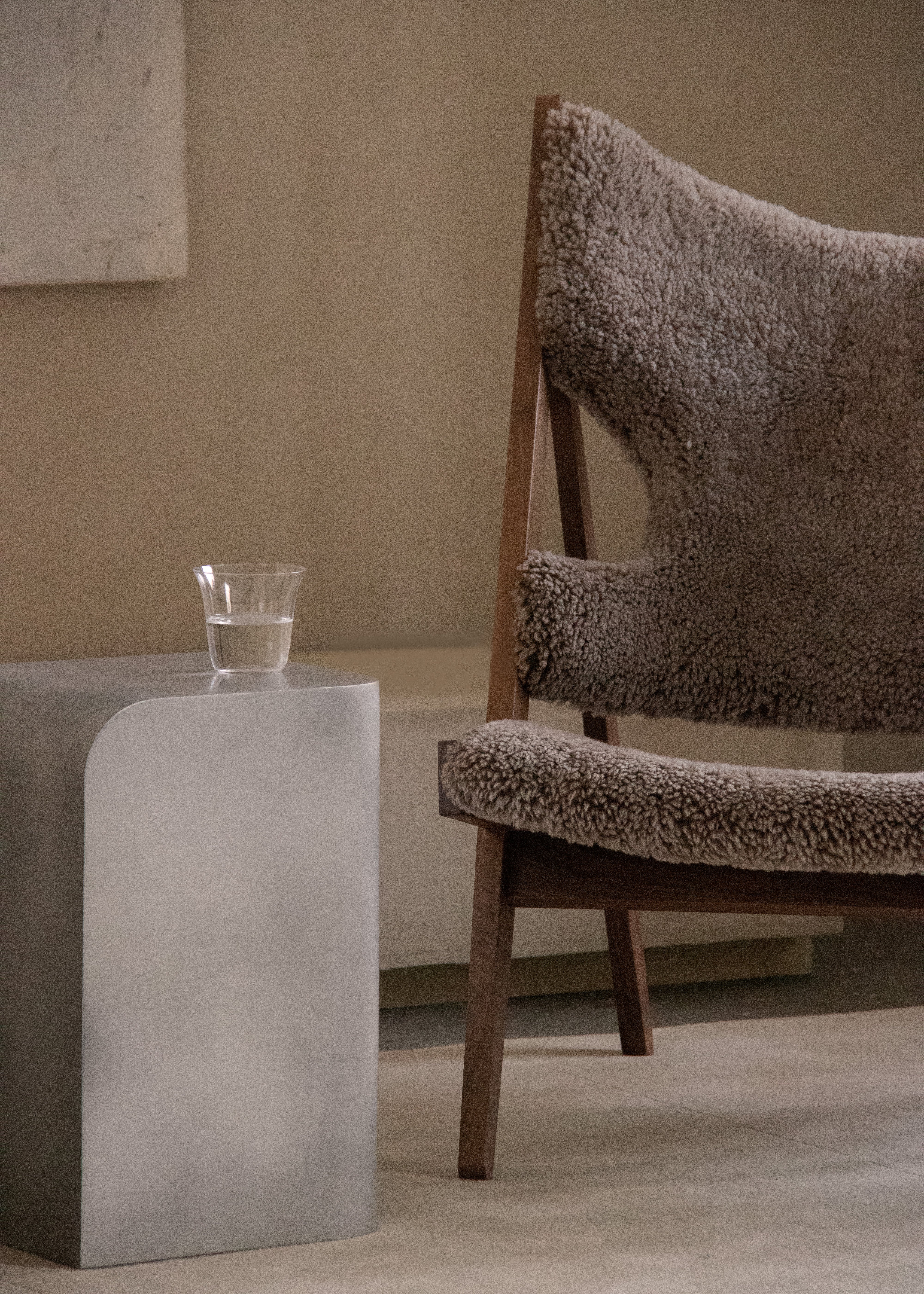 VOLUME aluminum side table