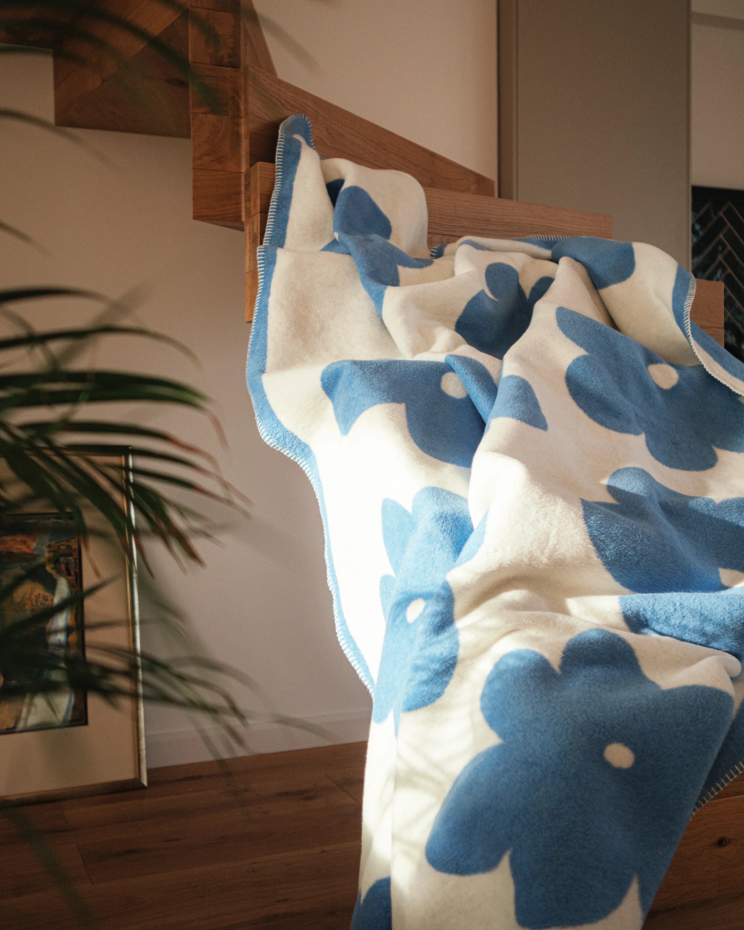 Koc FLO luchtblauw en ecru