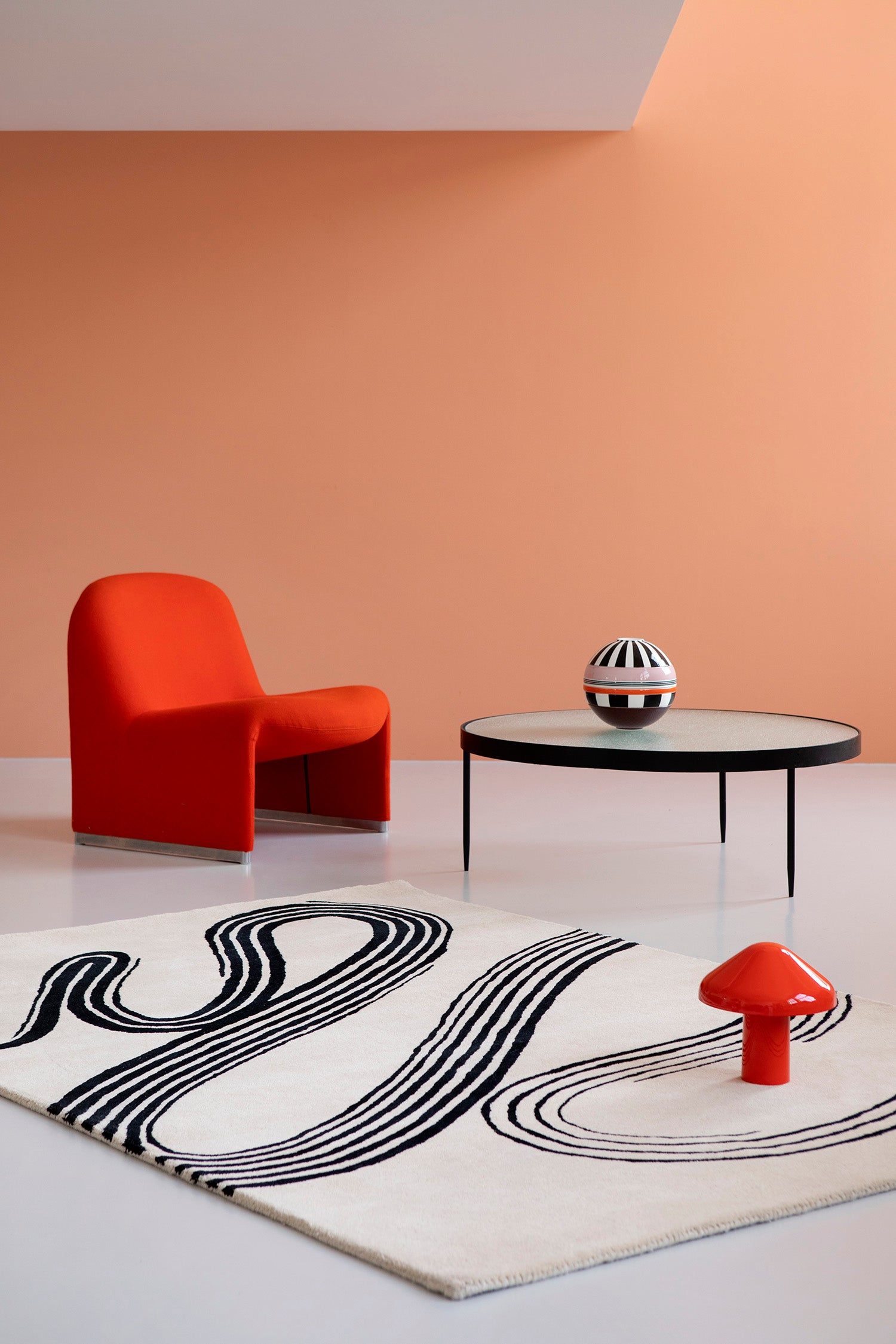 DECOR FLOW beige rug with black pattern