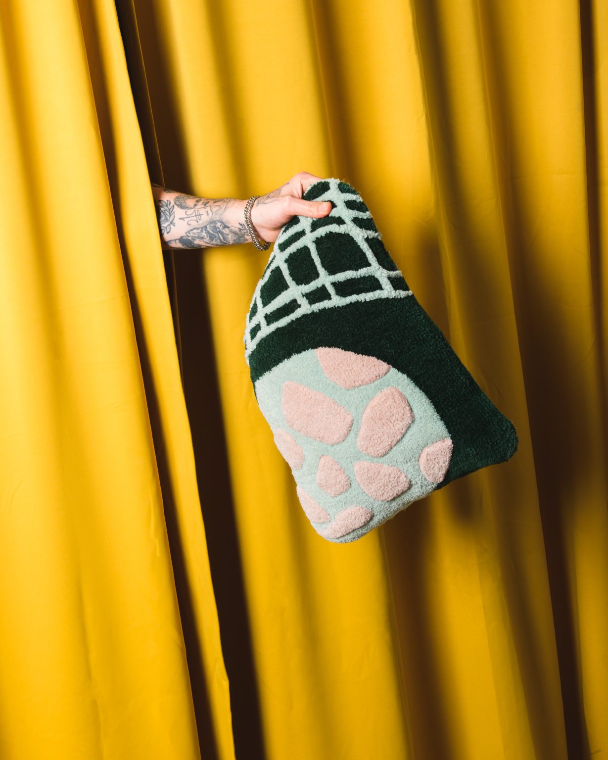 Dekokissen BLUE MOON schwarz mit mintgrün