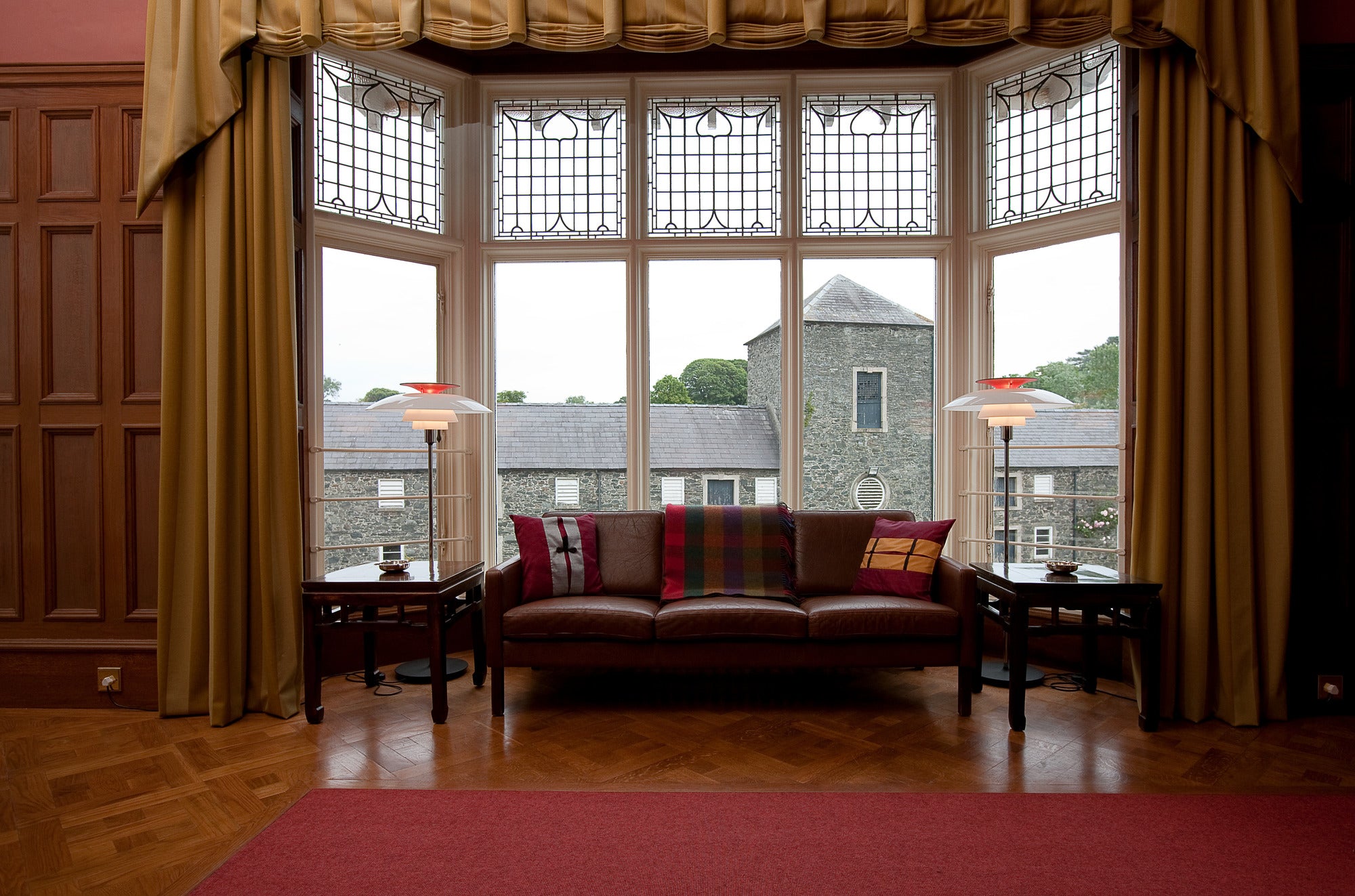 PH 80 white floor lamp with chrome base