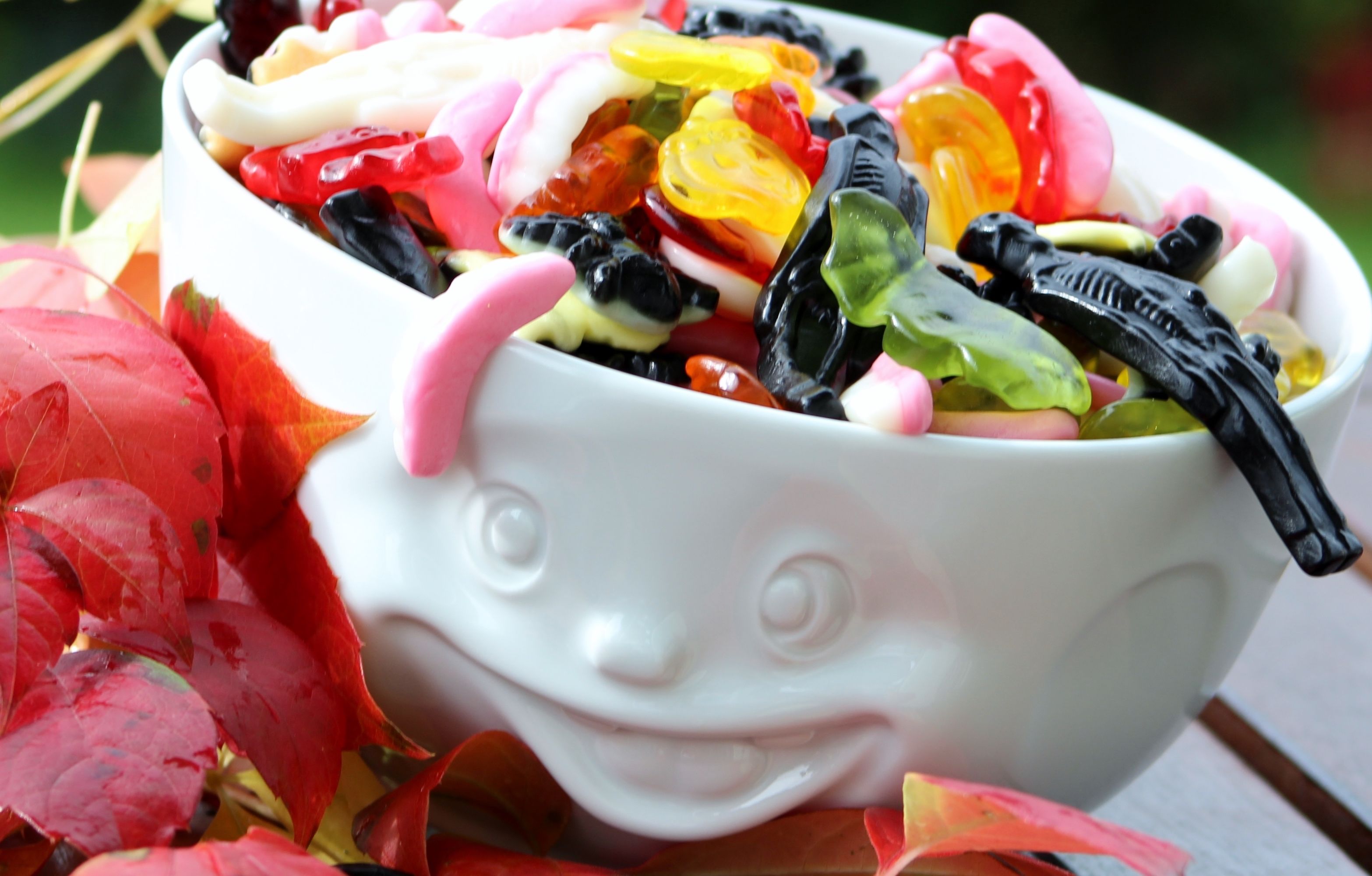 OUT OF CONTROL bowl white