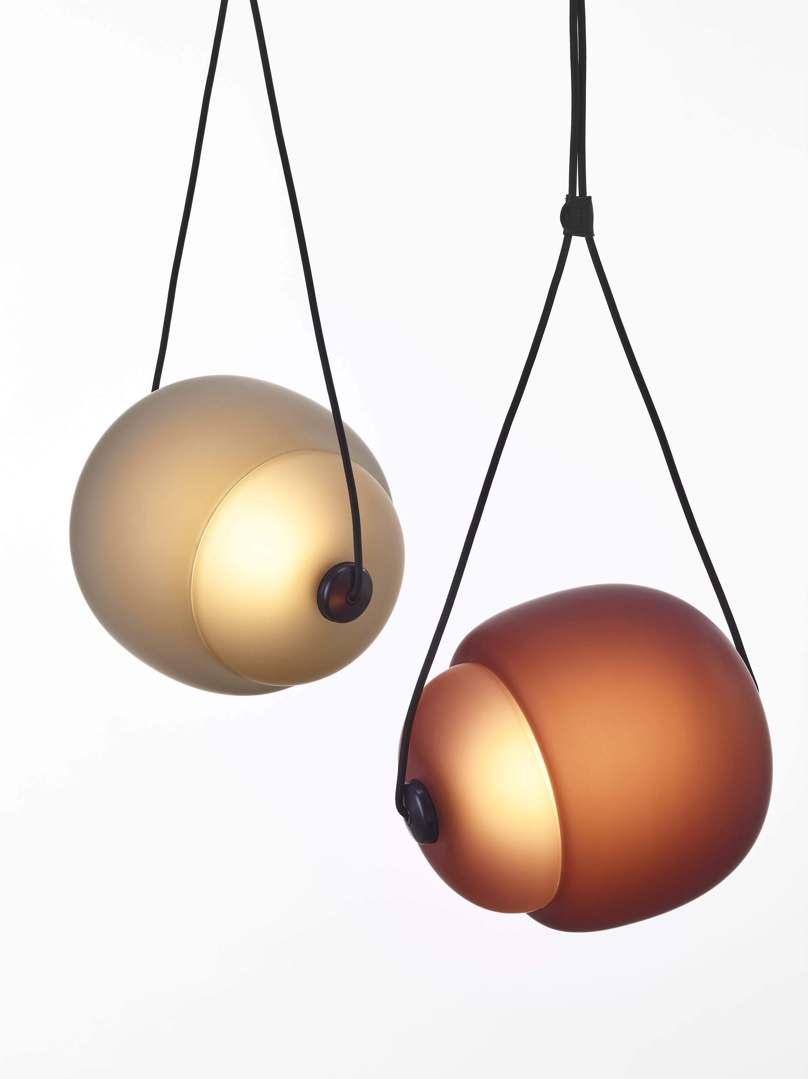 Capsula Hanging Lamp - Singles Outdoor Mattglas