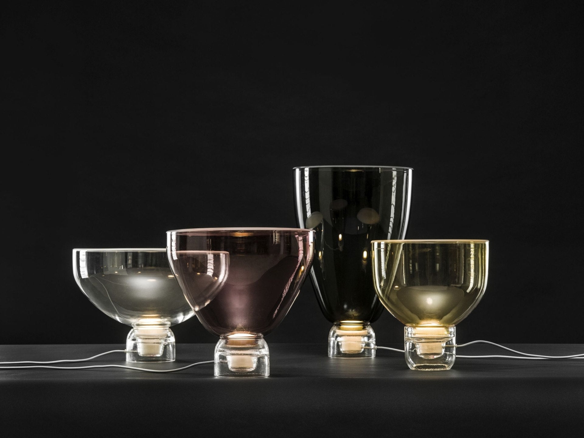 Lichtlinie -Tischlampe glänzende Basis