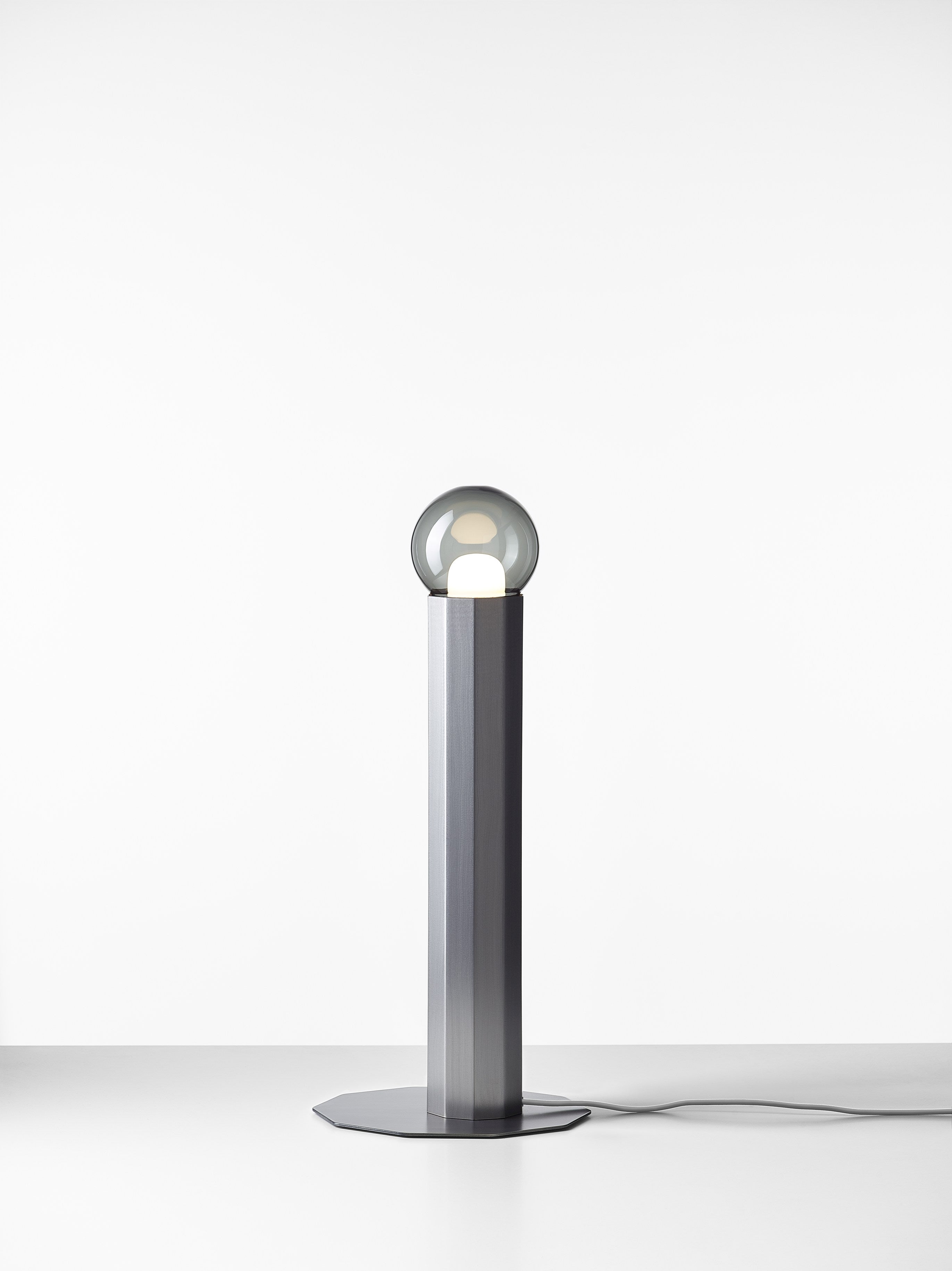 Prisma -Metall -Leuchten -Stehlampe