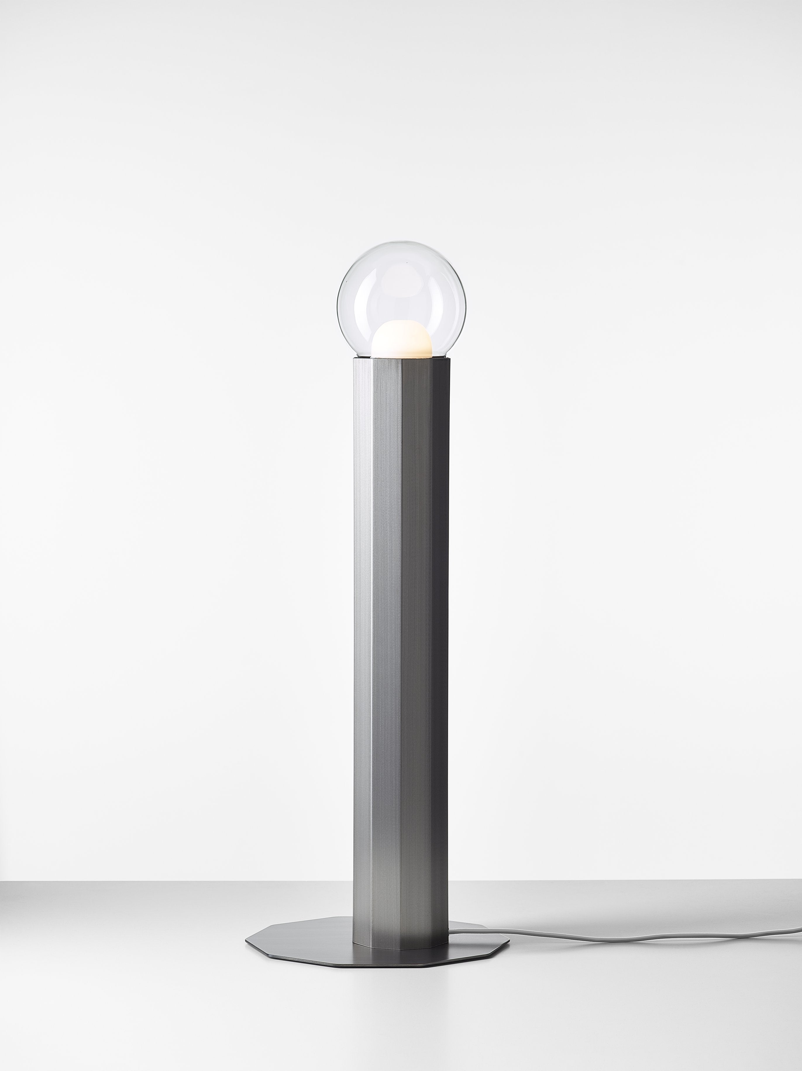 Prisma -Metall -Leuchten -Stehlampe