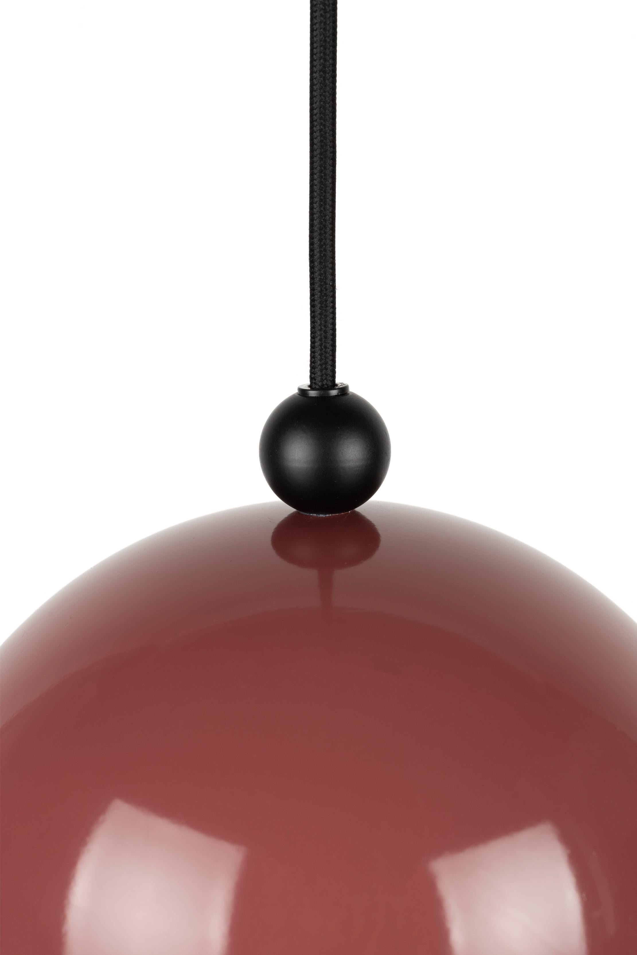 Hanglamp BUMBLE bordeaux met zwarte afwerking
