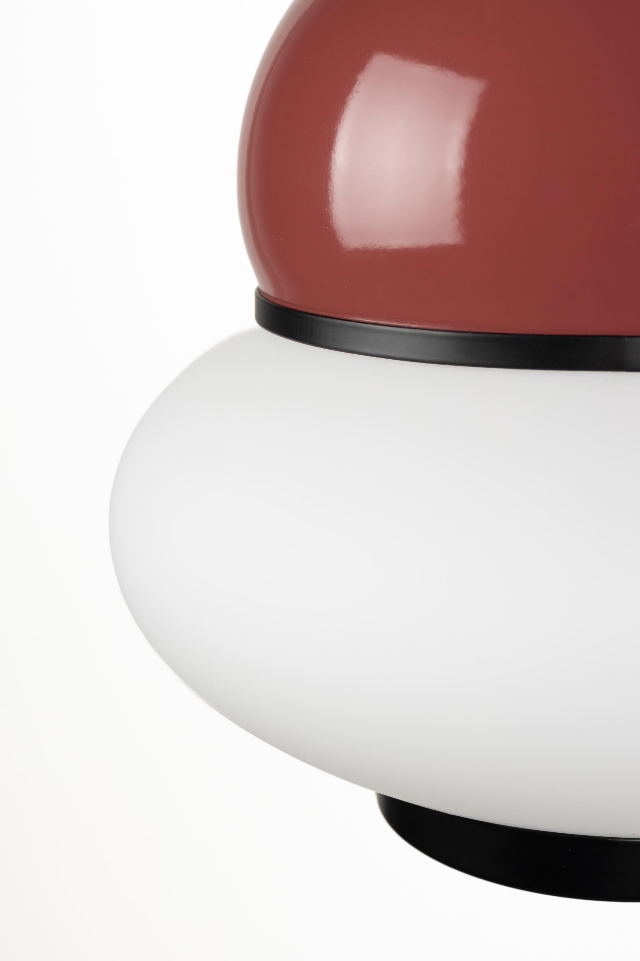 Hanglamp BUMBLE bordeaux met zwarte afwerking