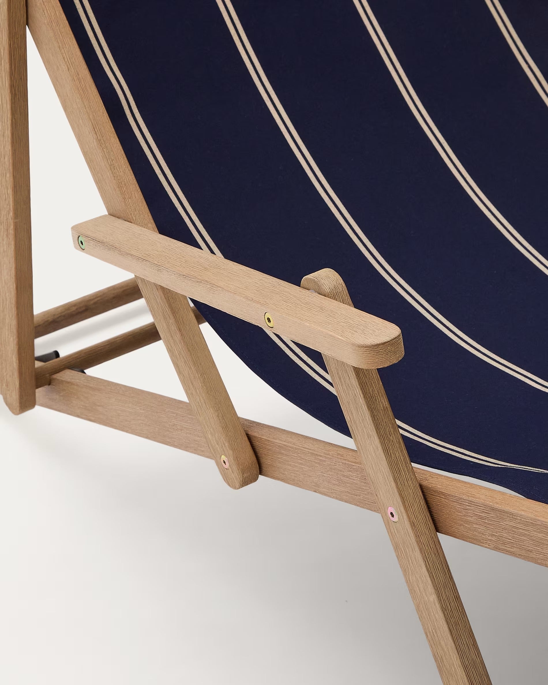 A navy-beige Vilara deckchair with an acacia base