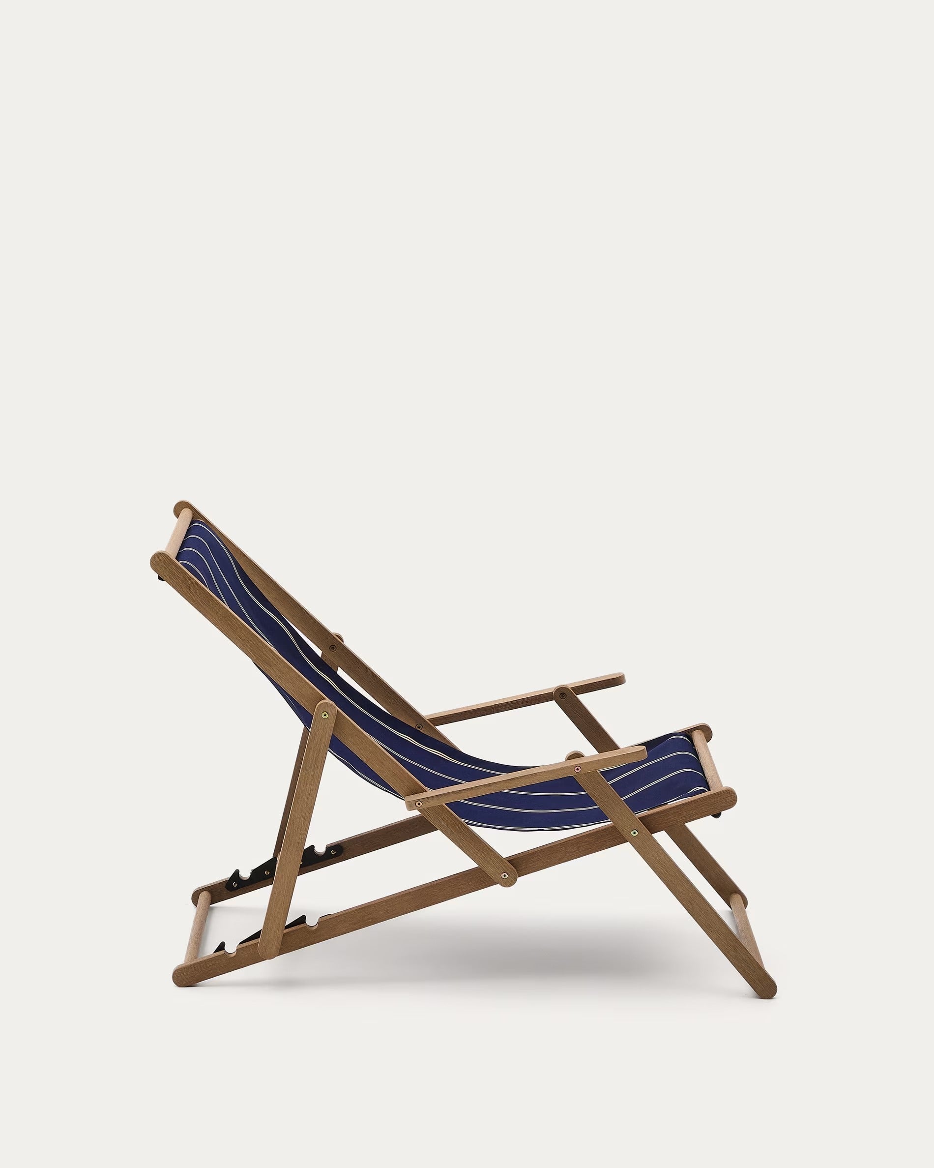 A navy-beige Vilara deckchair with an acacia base