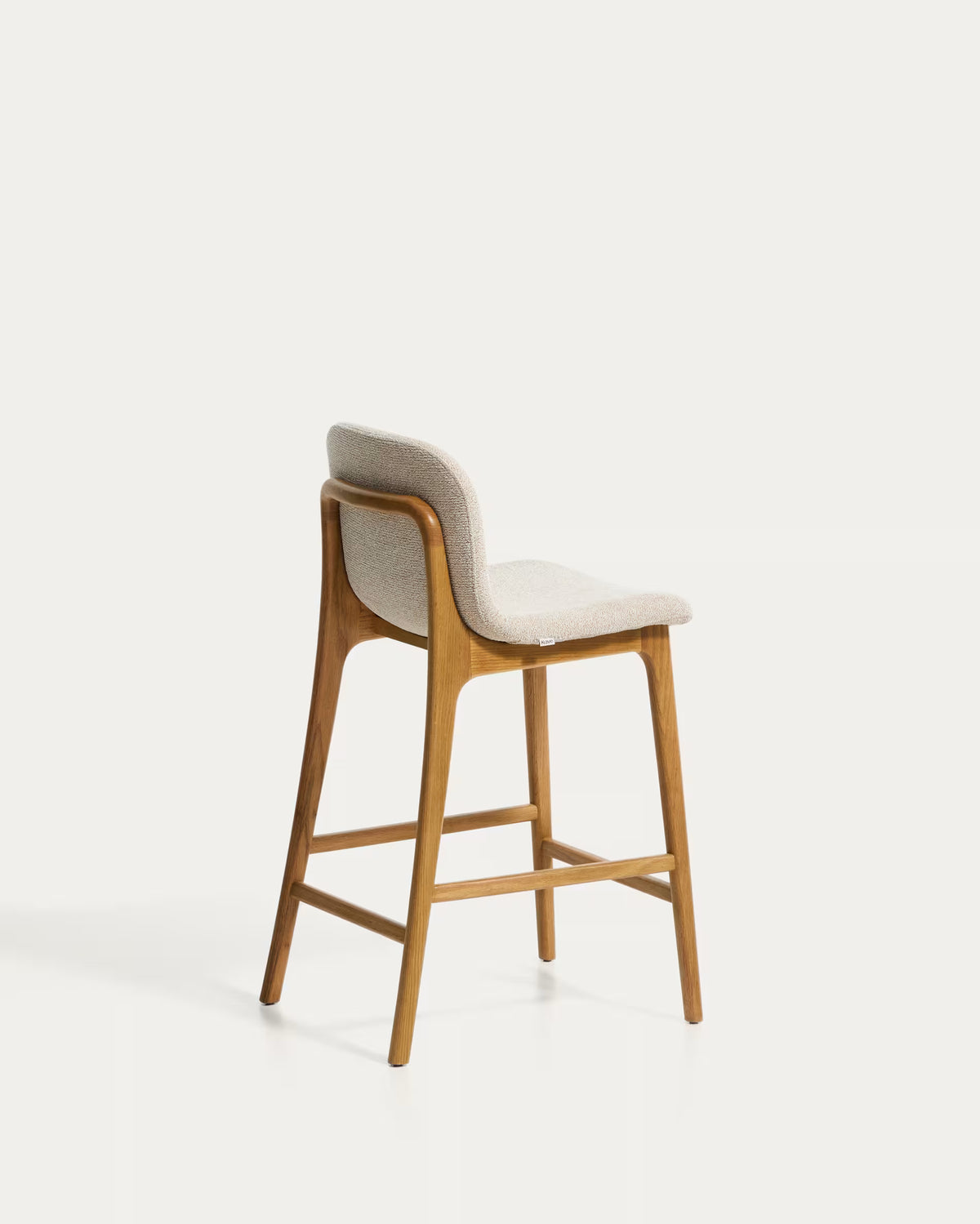 Hocker ELNOR beige chenille met een eiken basis