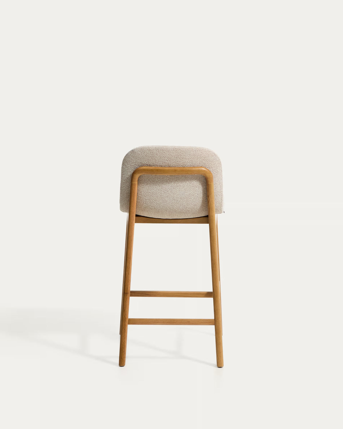 Hocker ELNOR beige chenille met een eiken basis