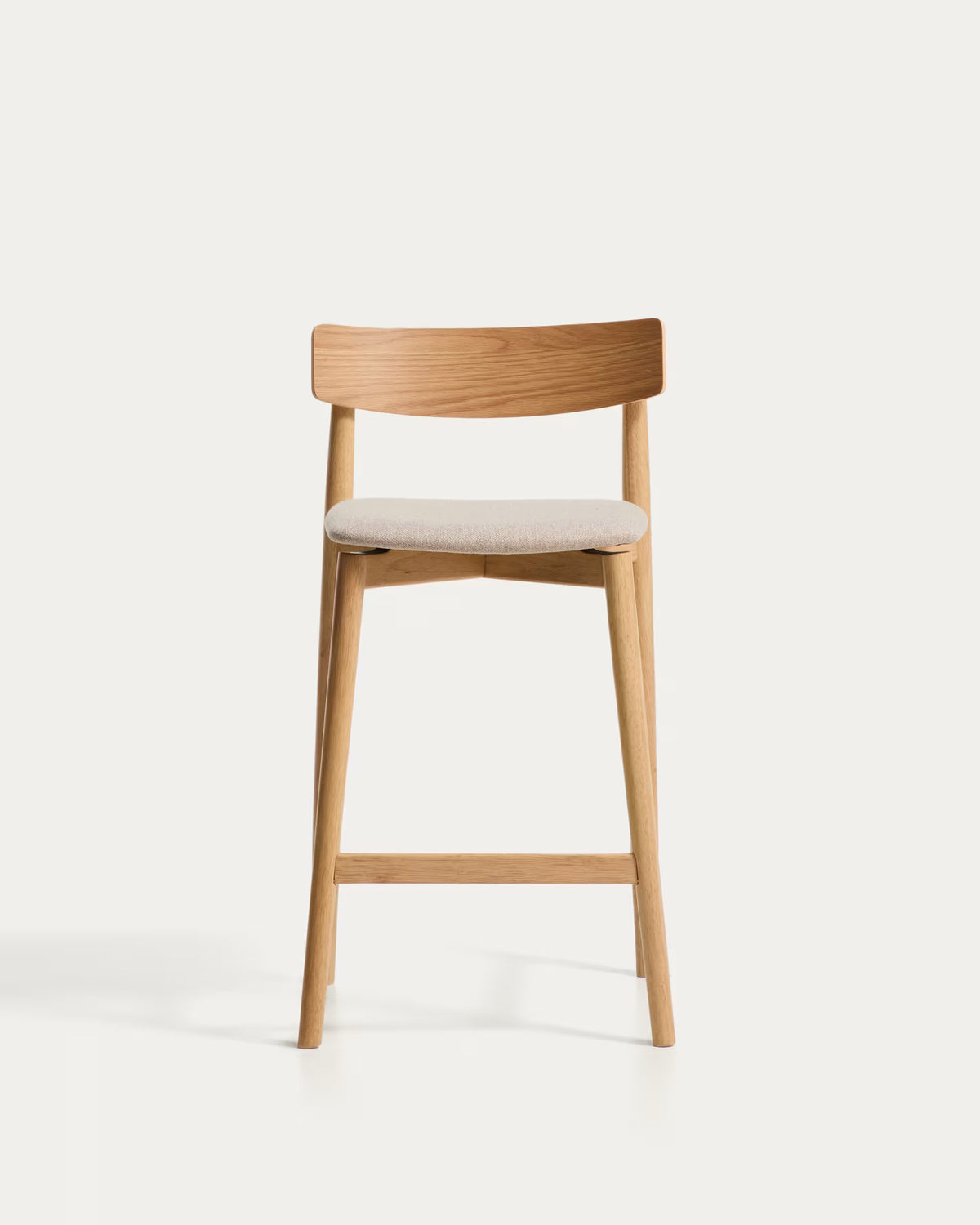 Barstoel EVERA beige chenille met een gefineerde eiken basis