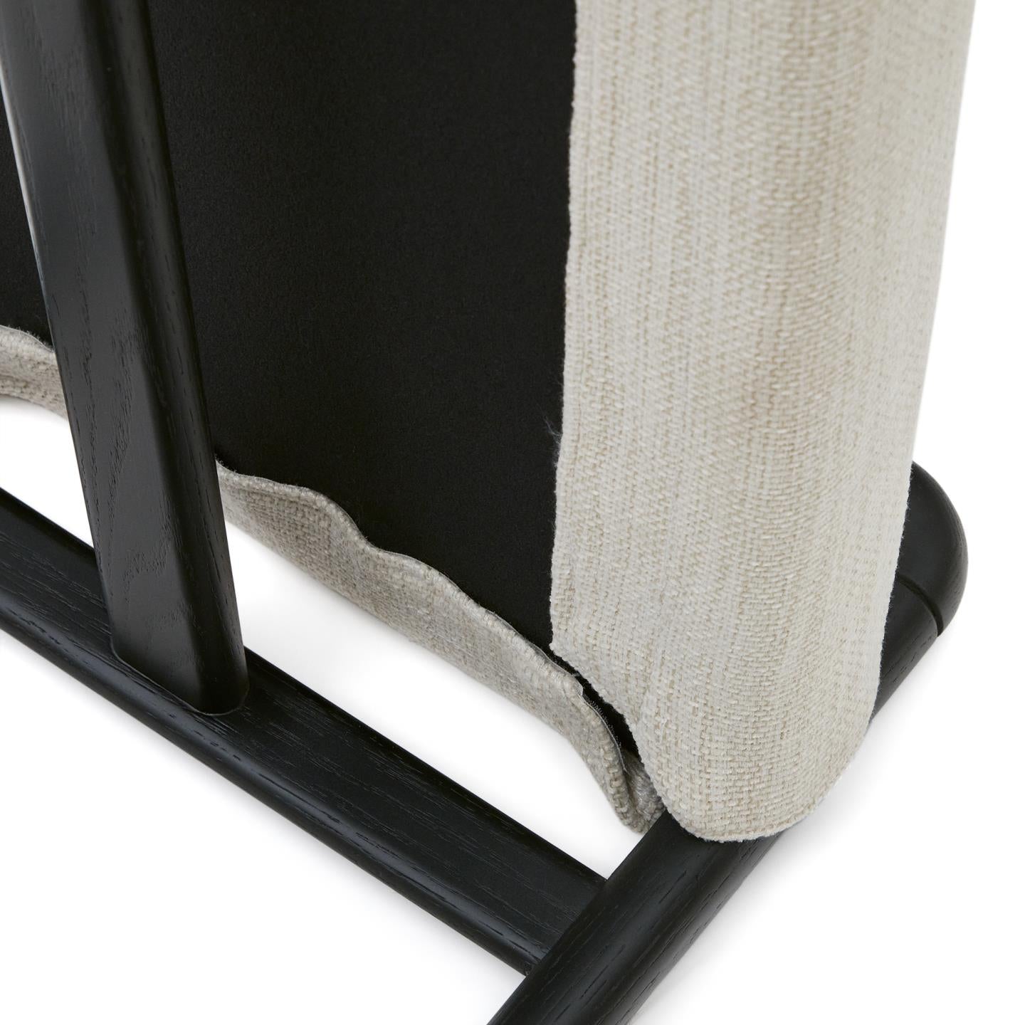 MACARET bank beige chenille met zwarte eiken basis