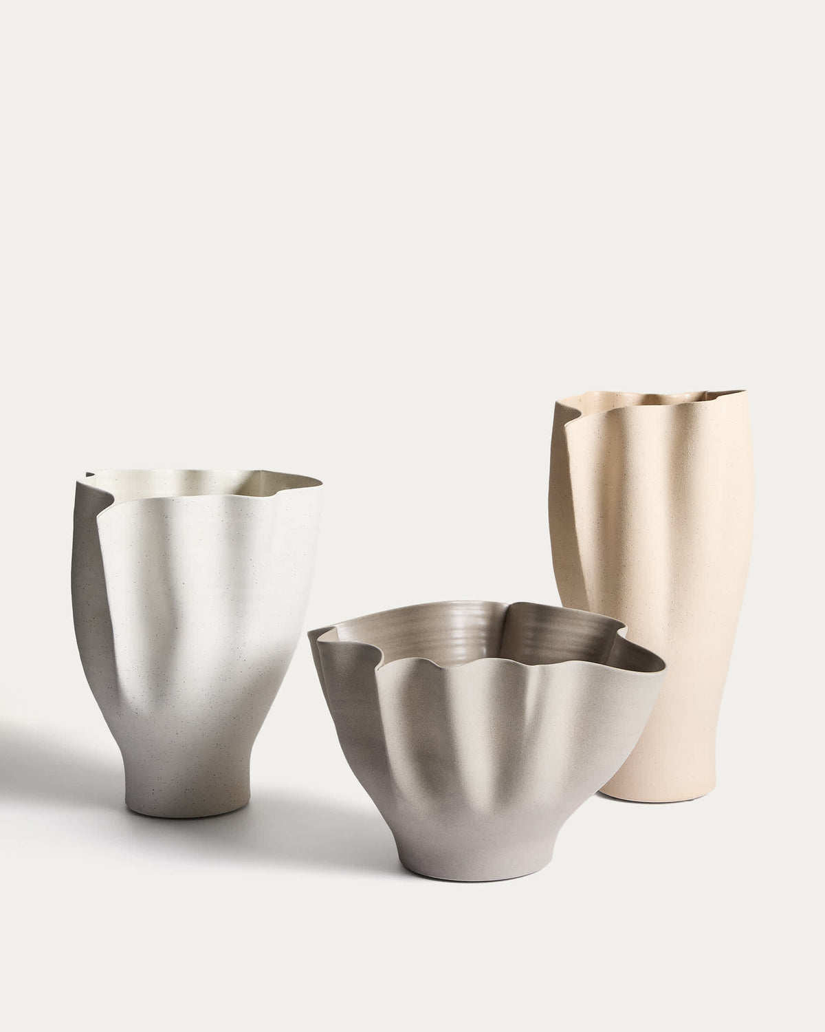 Wazon NILEA ecru ceramiczny – ujęcie 5