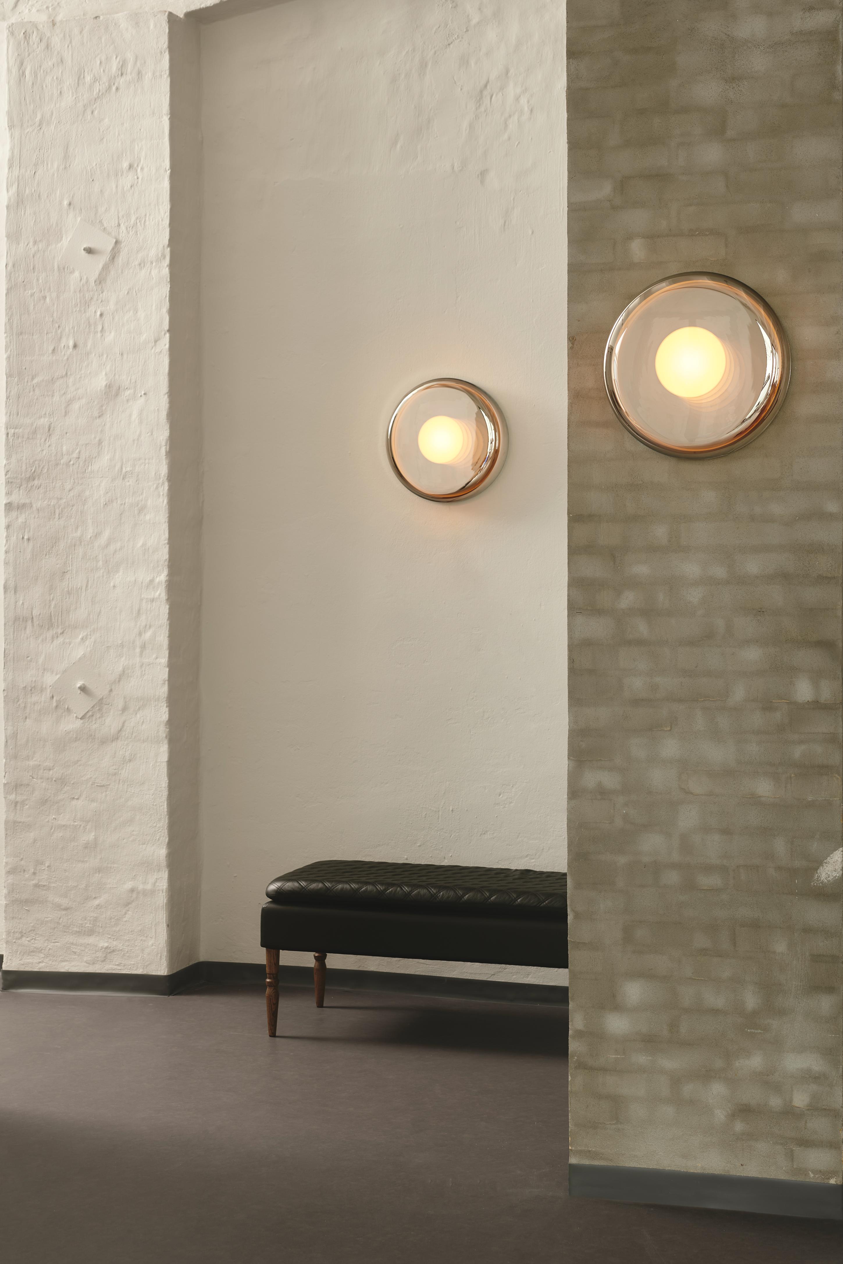 Wandleuchte ENDLESS mit beschichtetem Glas