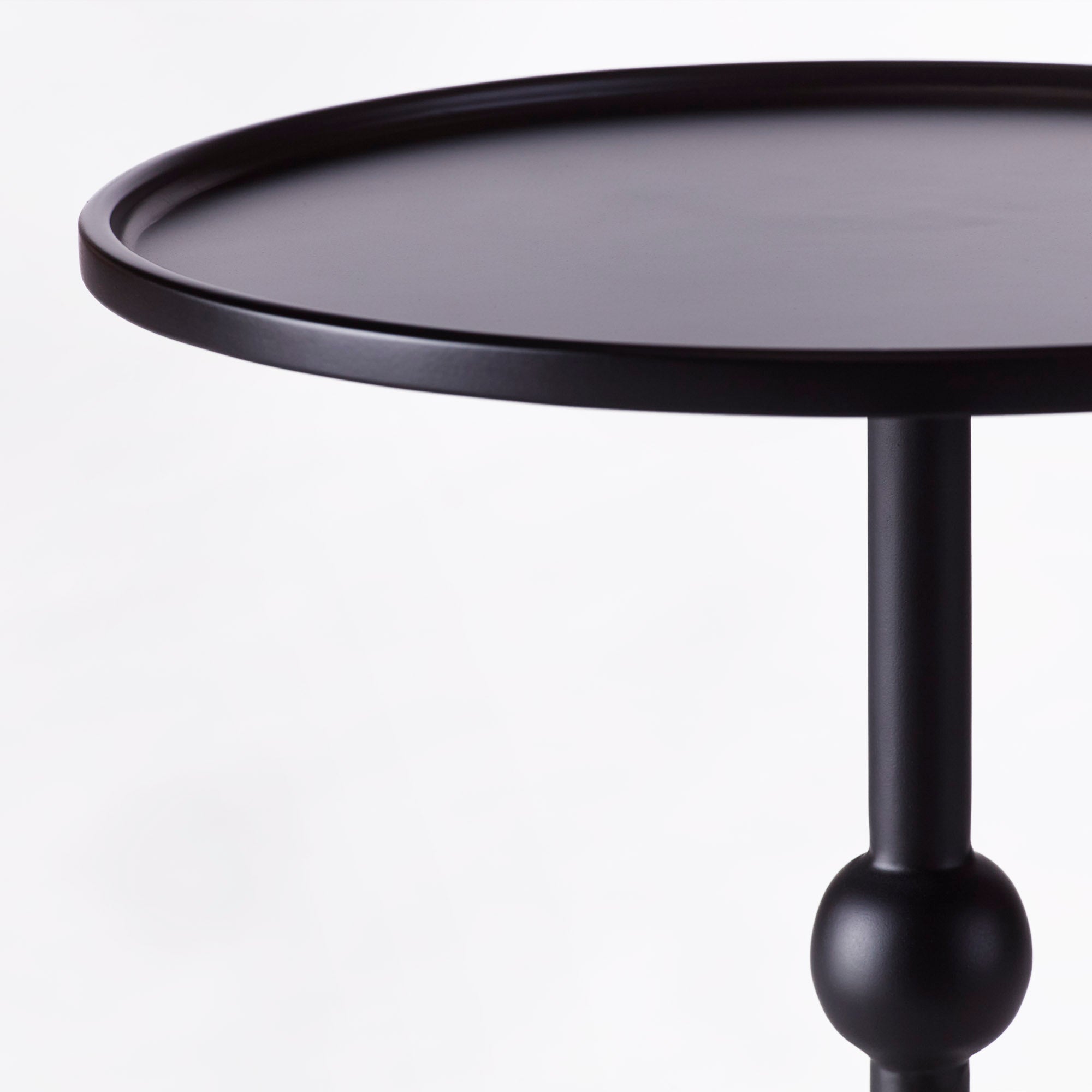 Bijzettafel DUSTY MARTINI zwarte staal