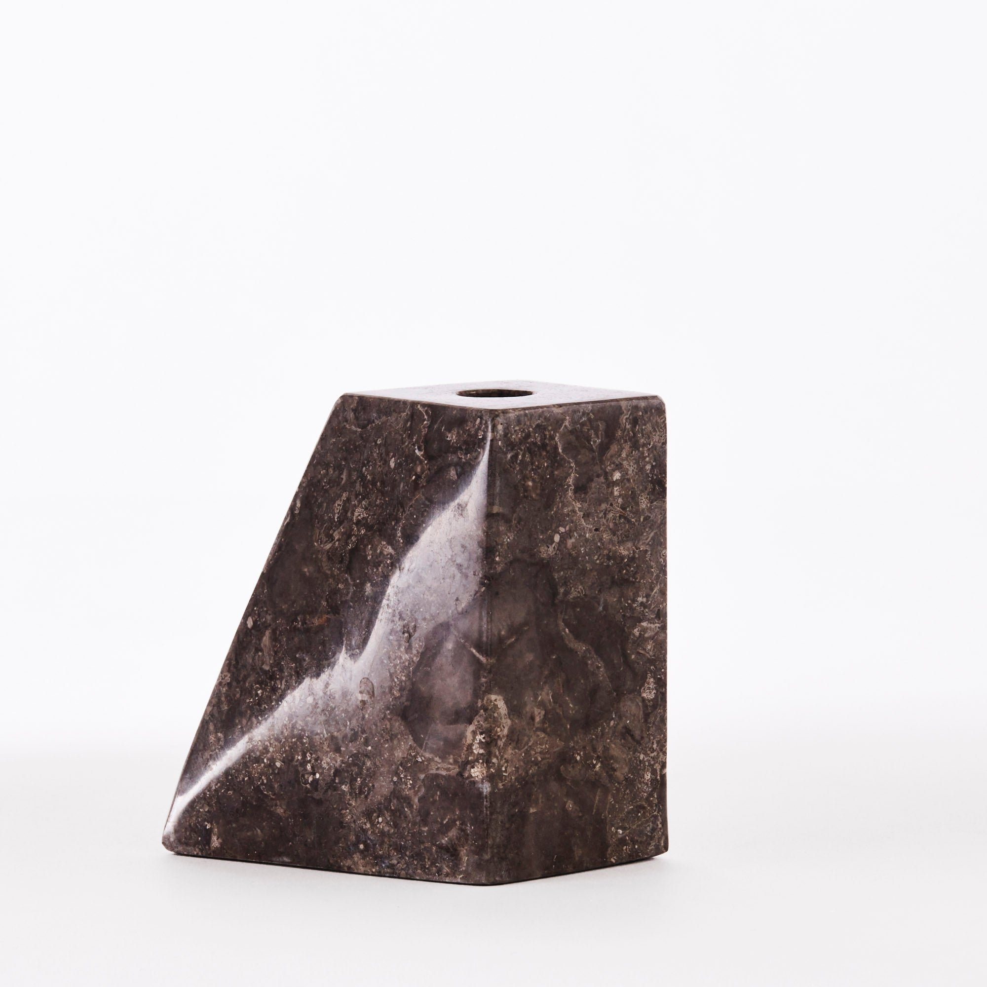 Set von Kerzenhaltern PYRAMID grauer Marmor