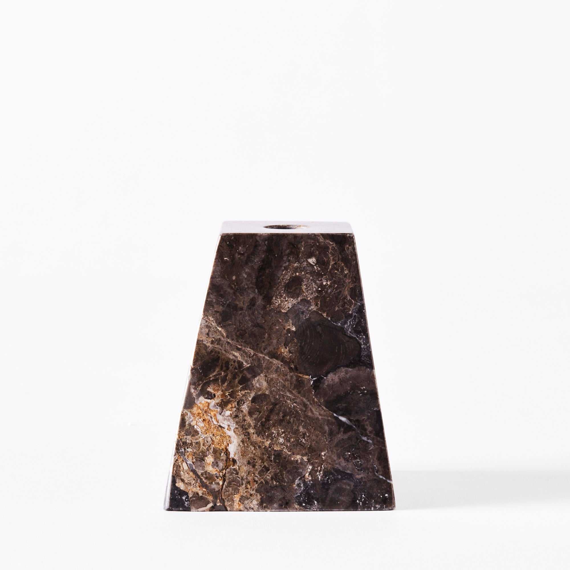 Set von Kerzenhaltern PYRAMID grauer Marmor