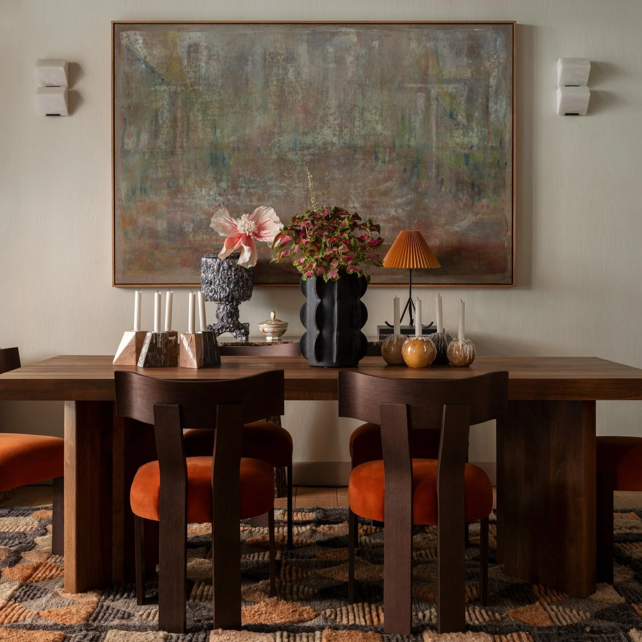 Stuhl ALBA orange mit dunklem Eichenfuß