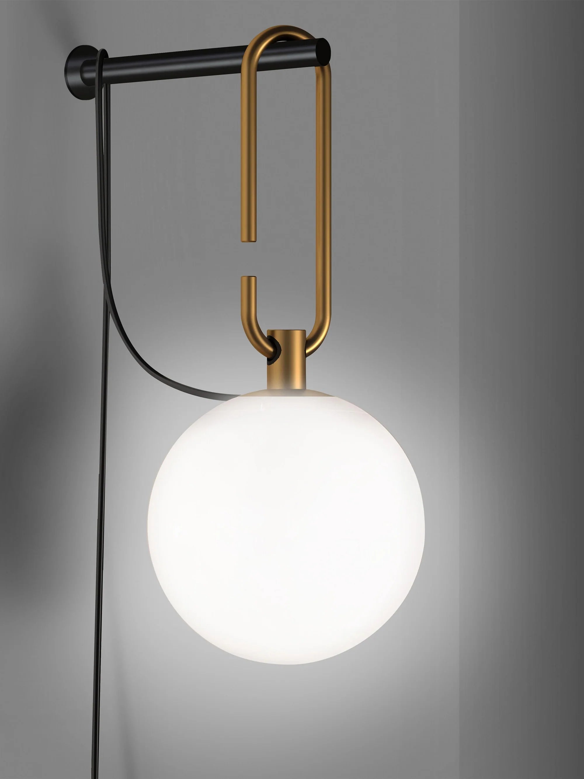 Wandleuchte NH schwarz mit messingfarbenem und weißem Glas