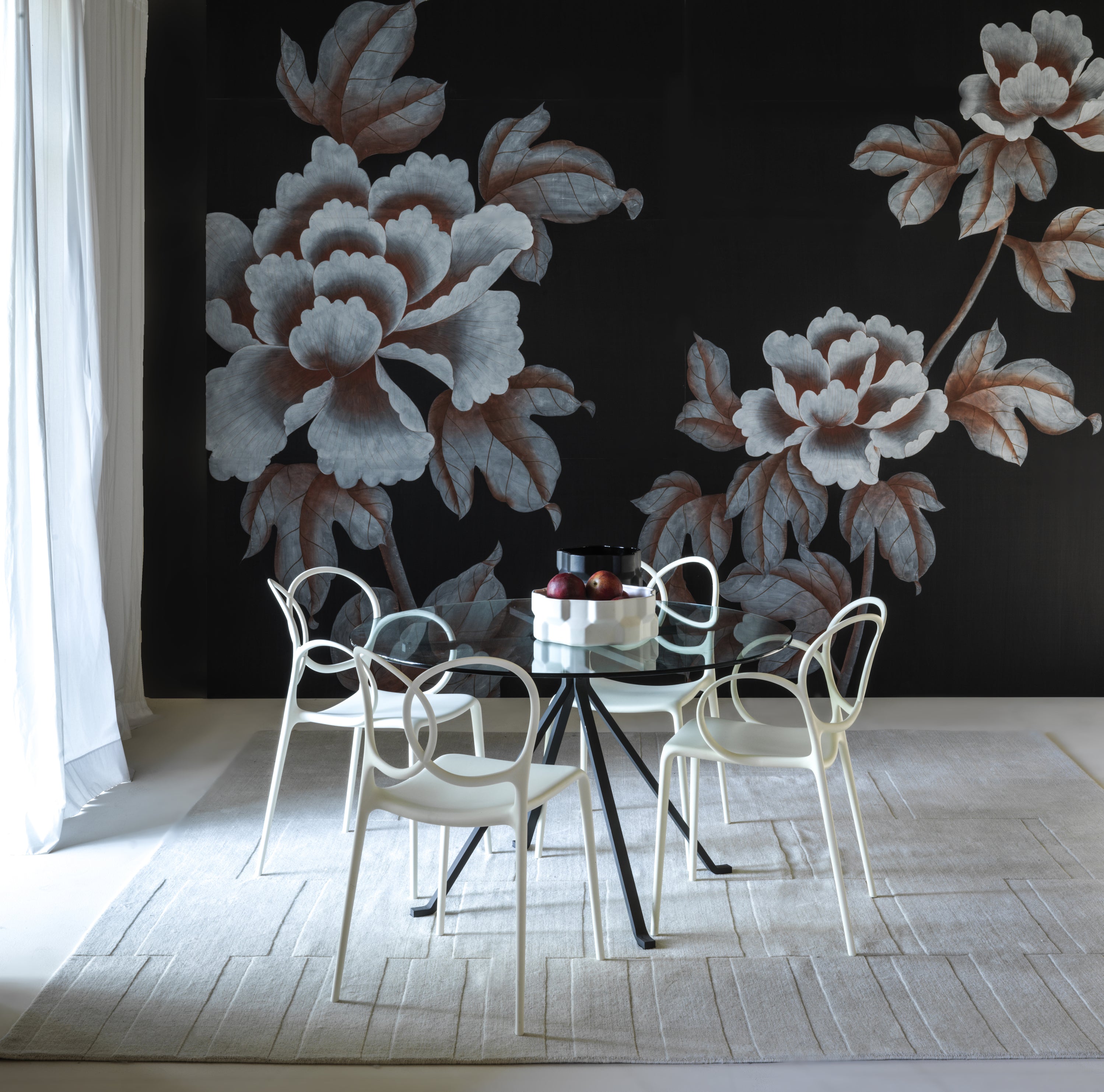 Cudino -Glas -Tisch mit einer schwarzen Basis