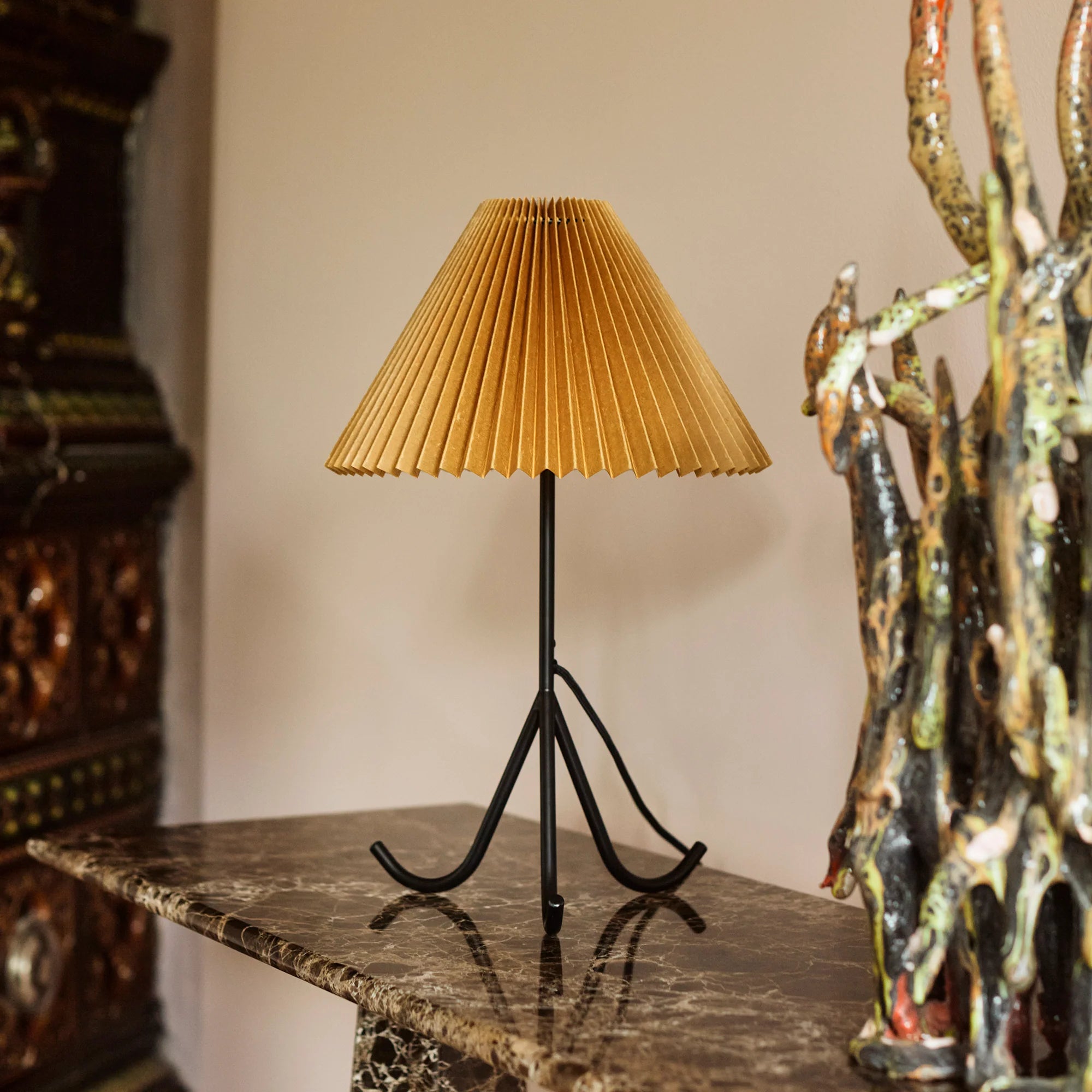 GERALDINE table lamp ochre with black base