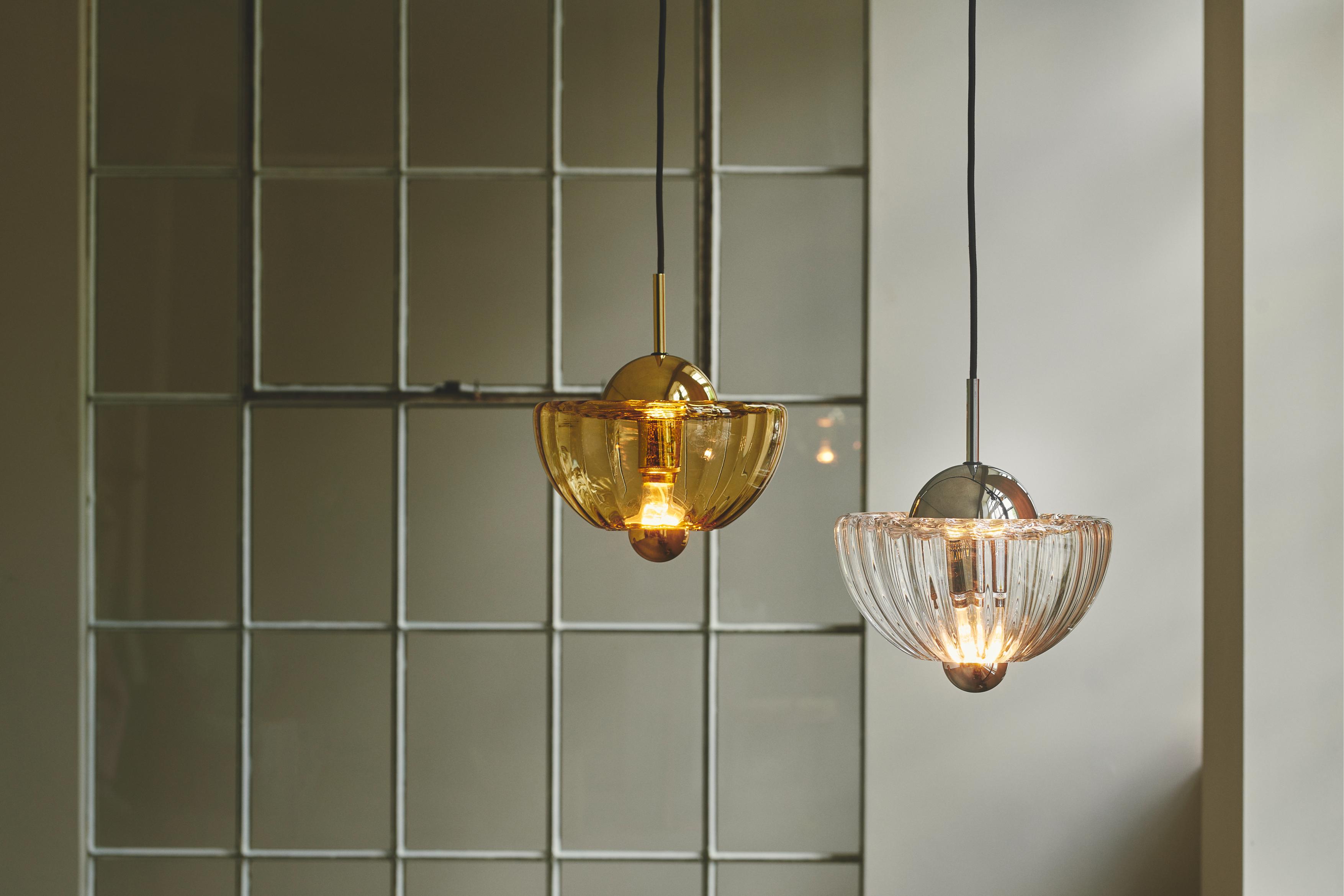 Pendelleuchte LOTUS aus mundgeblasenem Glas