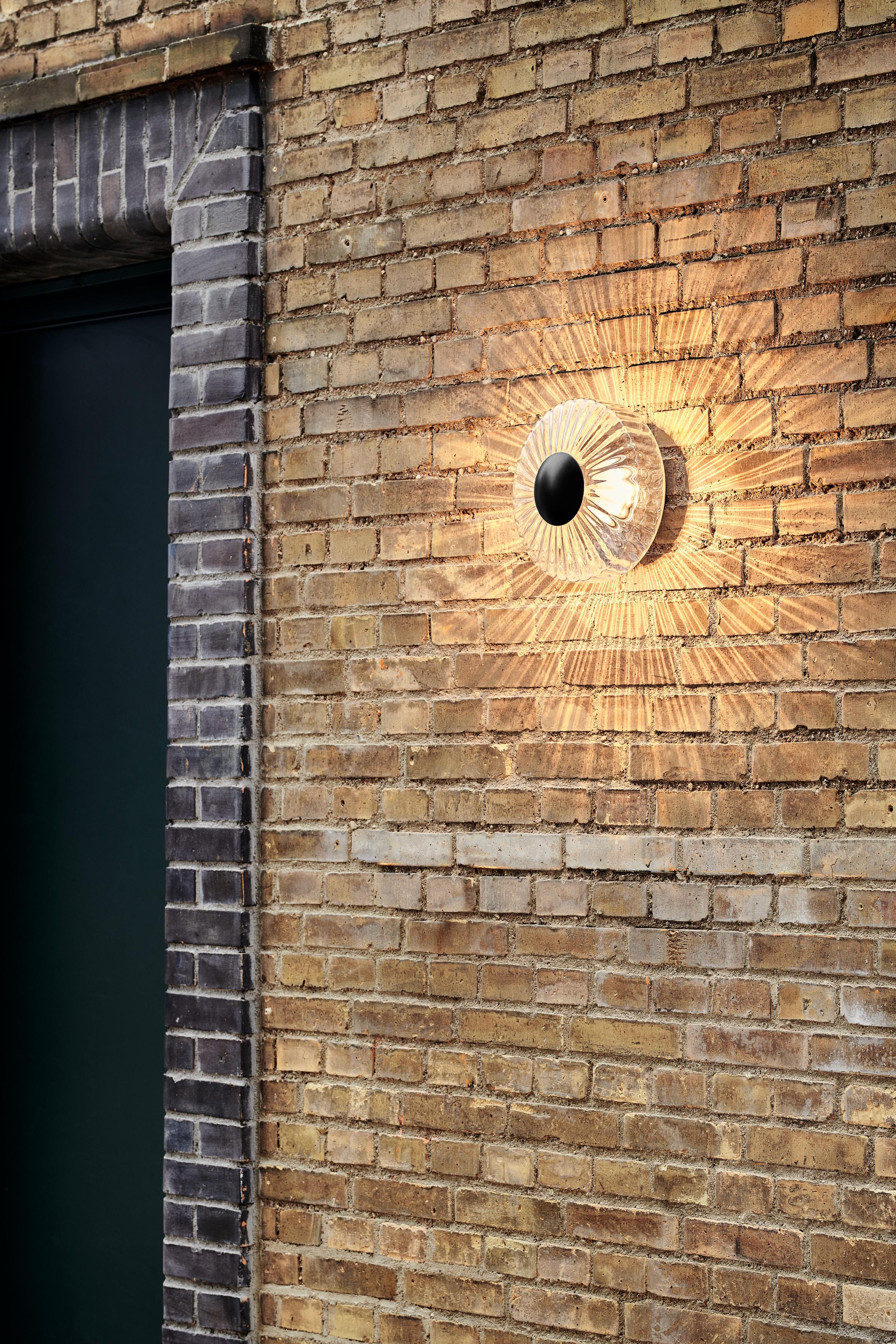 Buitenwandlamp NEW WAVE OPTIC transparant met zwarte afwerking