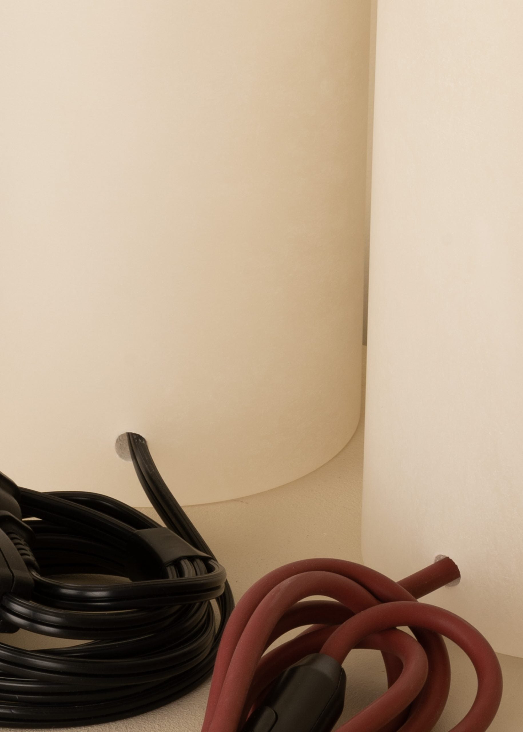 Tafellamp PEONA KELO wit alabaster